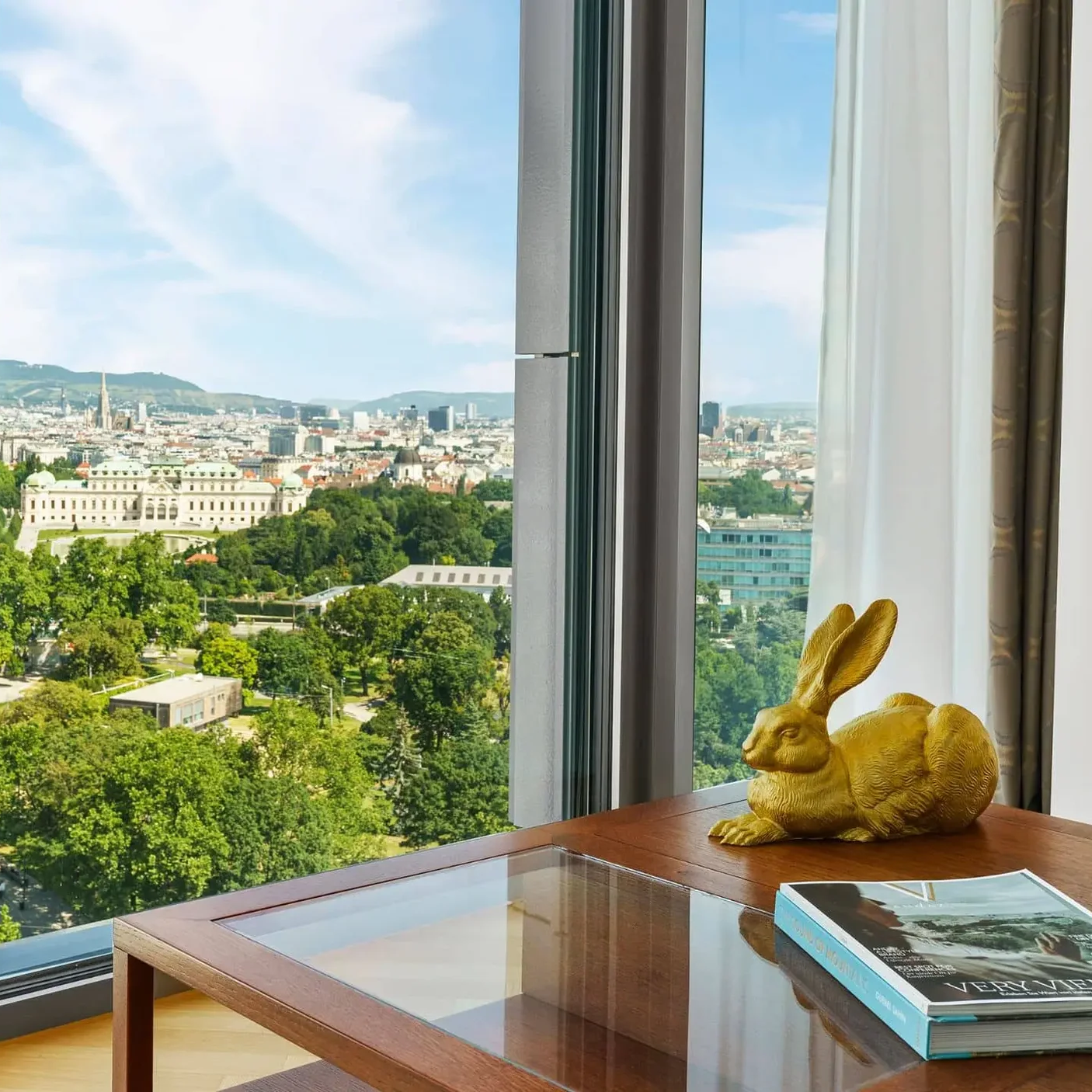 VIEAZ-P0157-Executive-Suite-View.png