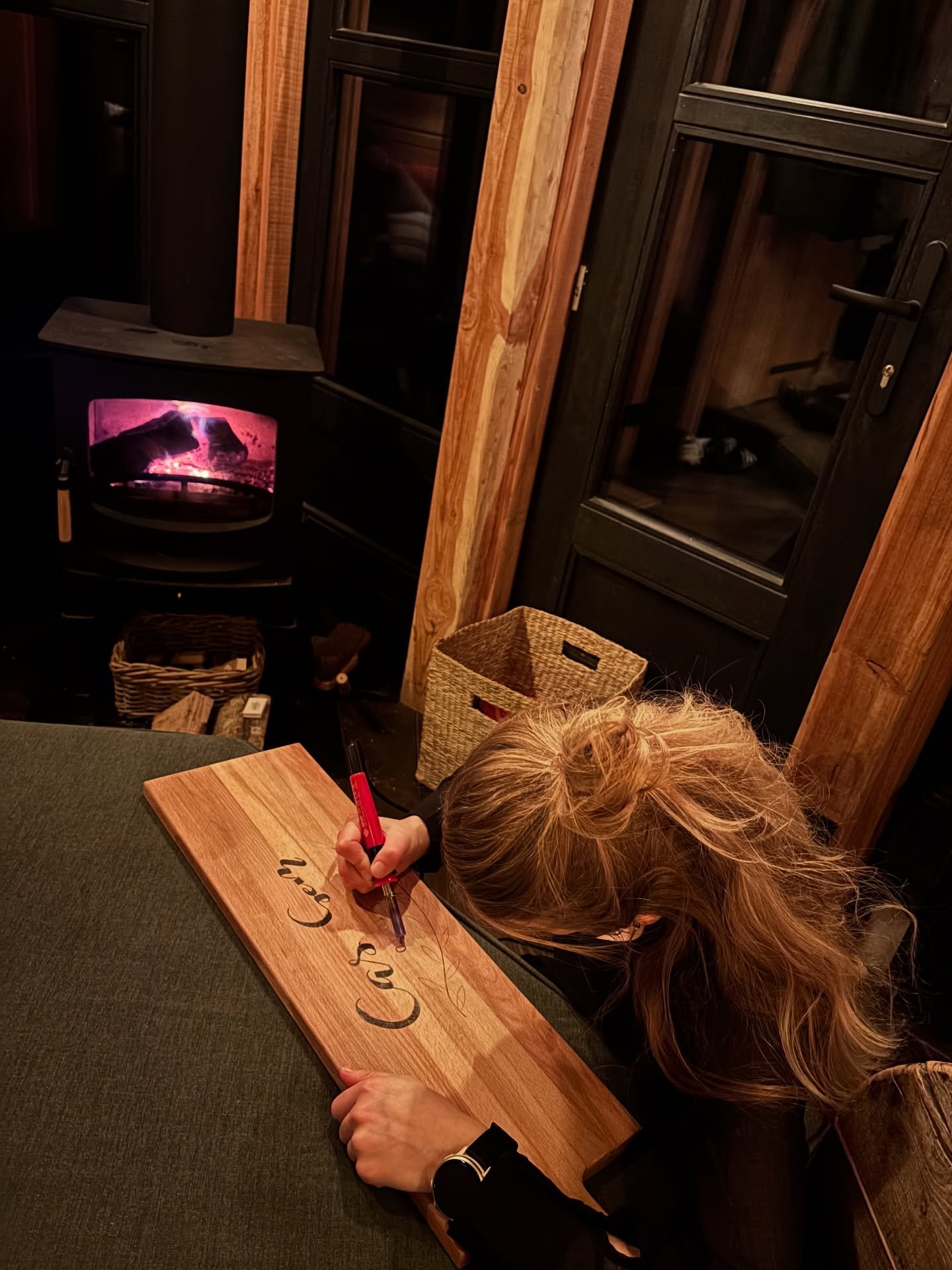 Herinner je nog de winter BBQ die mijn vriend en ik laatst hadden georganiseerd? De hoofdprijs van de bingo was&hellip; (hoe kan het ook anders) een Fh-Designs cadeaubon! Van die cadeaubon kochten vrienden van ons deze leuke gepersonaliseerde borrelp