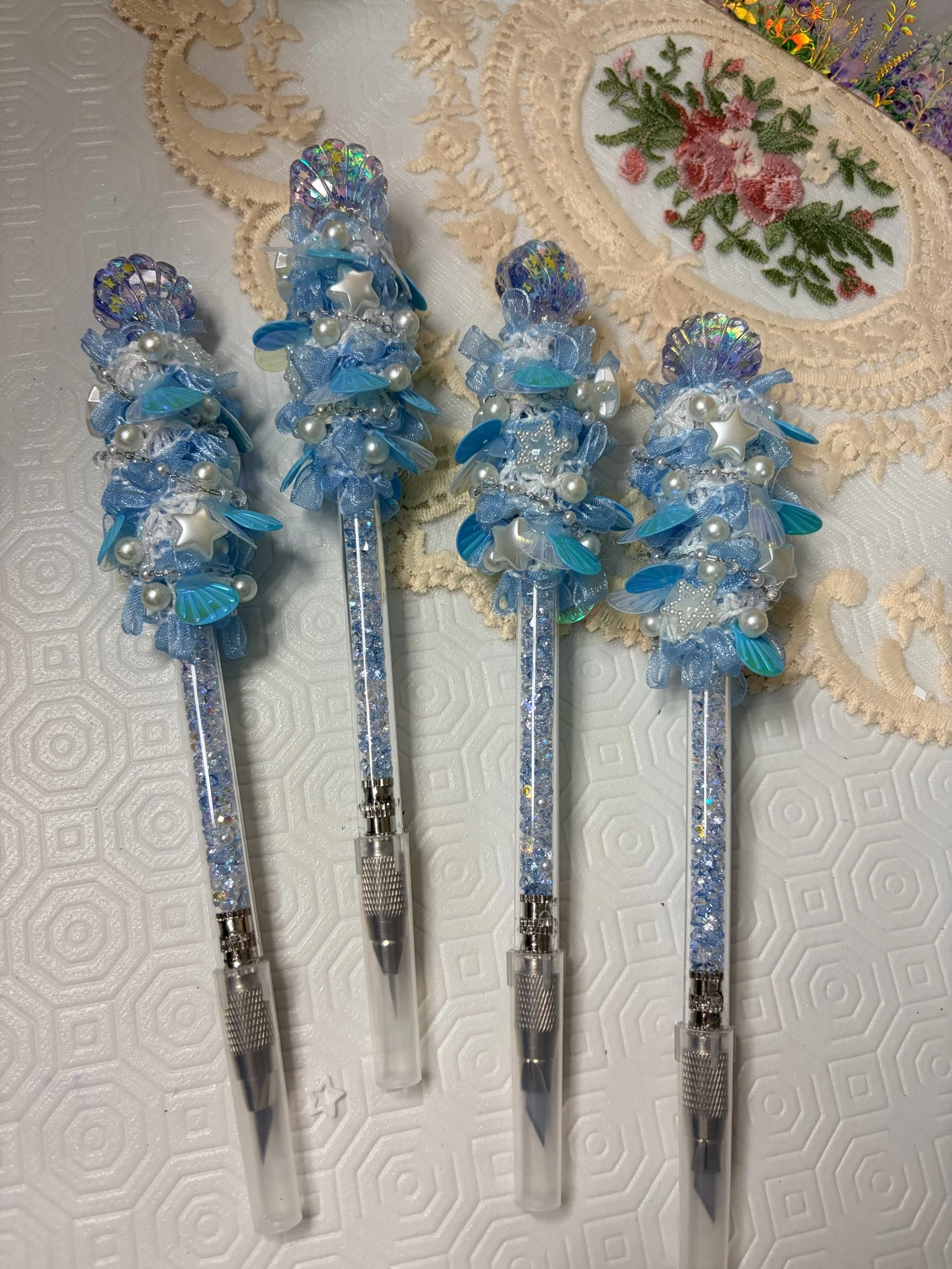 Fancy precision cutting knife