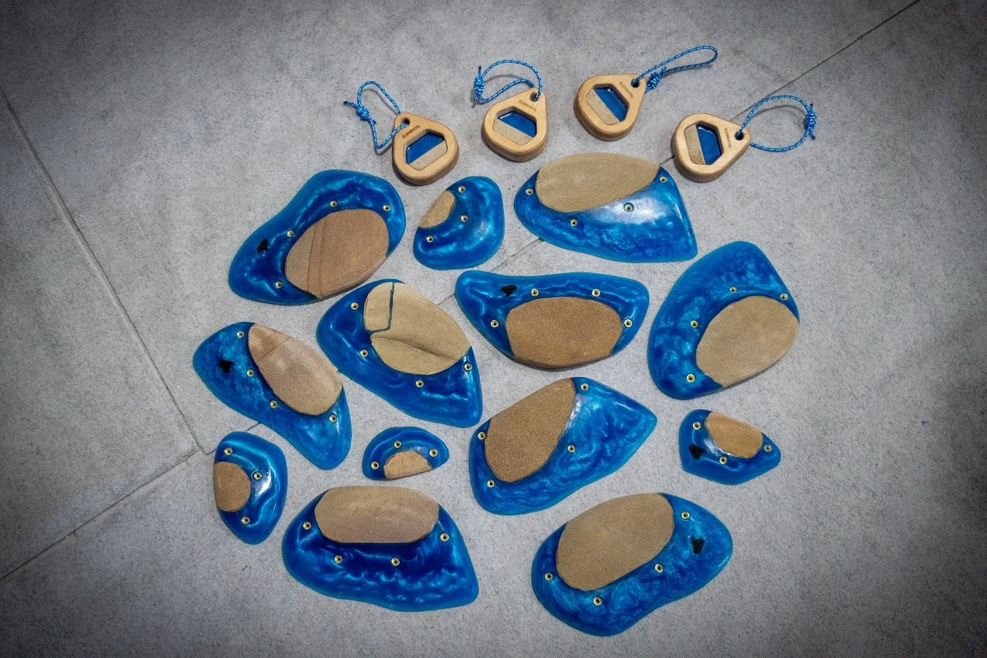 Our latest sandstone set with matching fingerboards 😍

We had a lot of fun making this set; shaping sandstone is just fantastic! We&rsquo;re super happy with how they&rsquo;ve turned out and we hope everyone up at @brushworksclimbing in Glasgow does