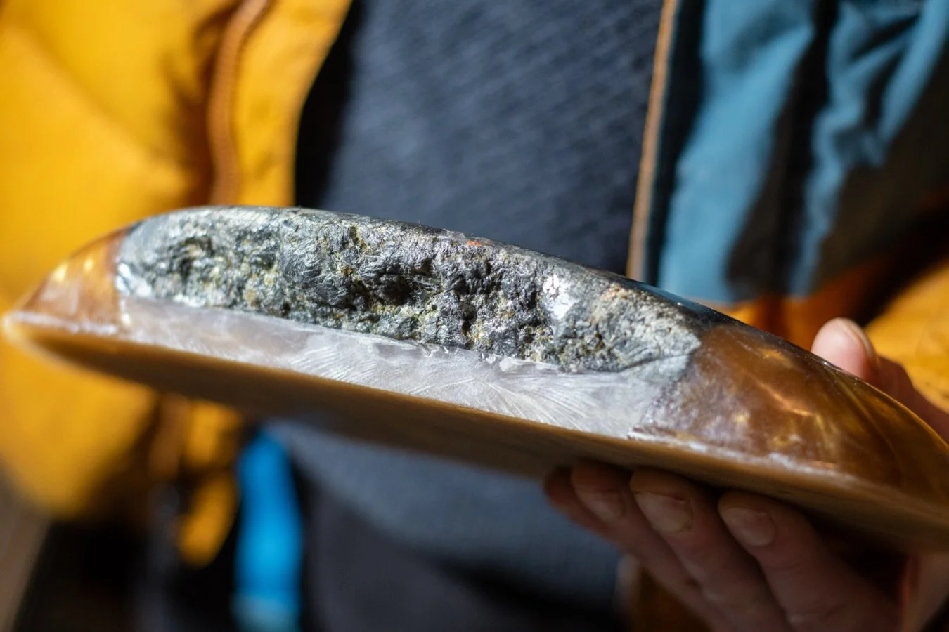 Unmatched texture 💛🖤

By hand working the stone we can create a truly unique feel on each hold, letting the rock speak for itself. Leaving a natural, live edge that begs to be explored. Check out this beautiful galaxy granite in gold resin 😍

#cli