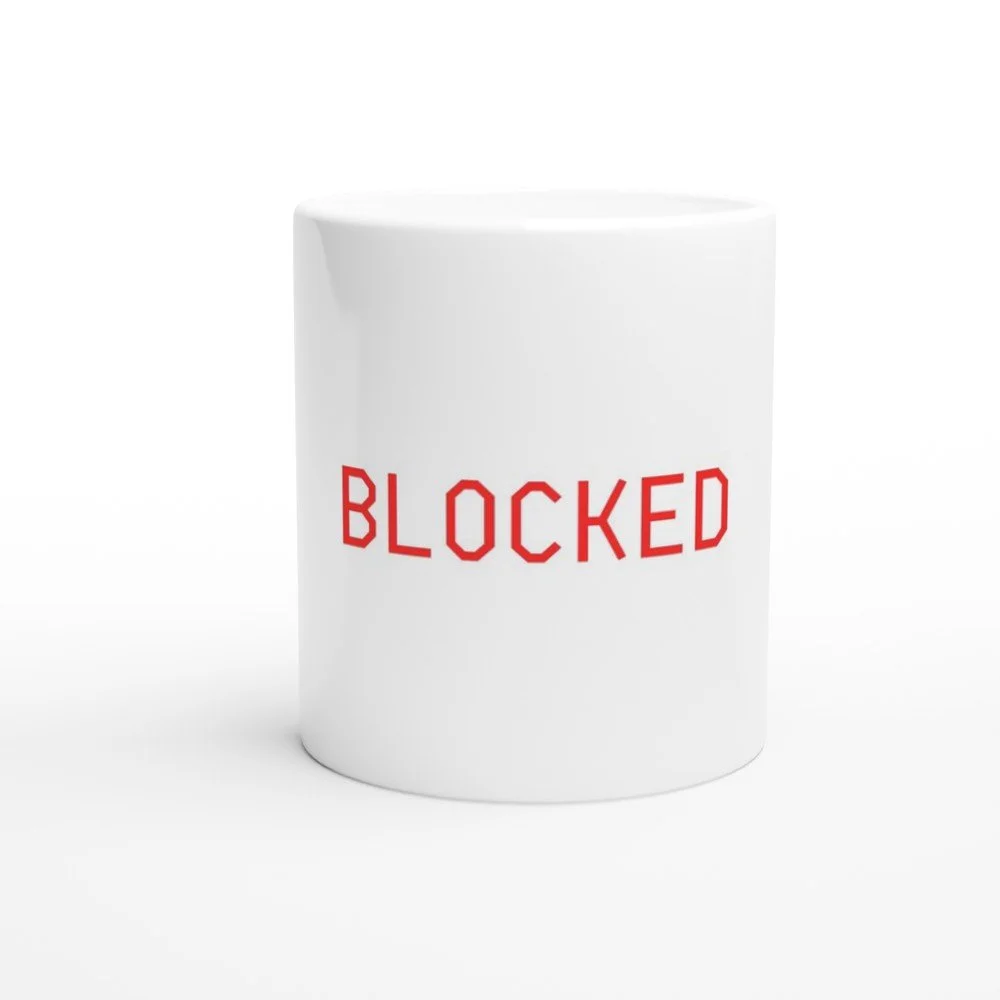 Blocked, weiße Keramiktasse / Kaffeebecher