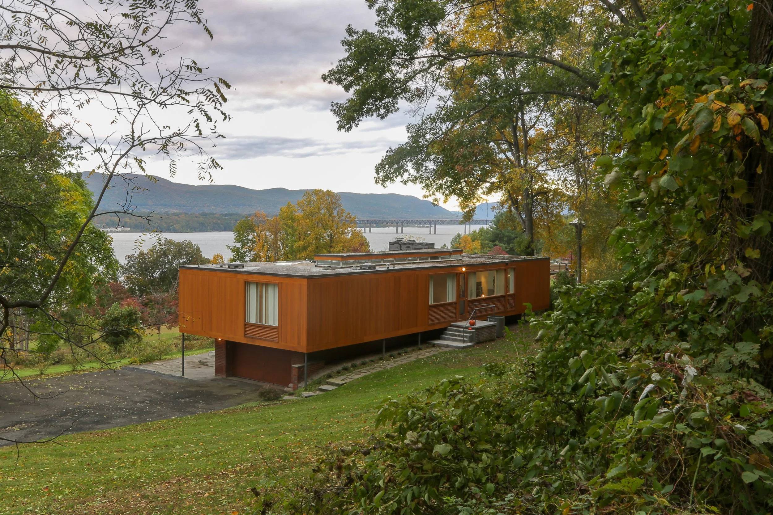 wolfhouse ext 4J0B5252.jpg