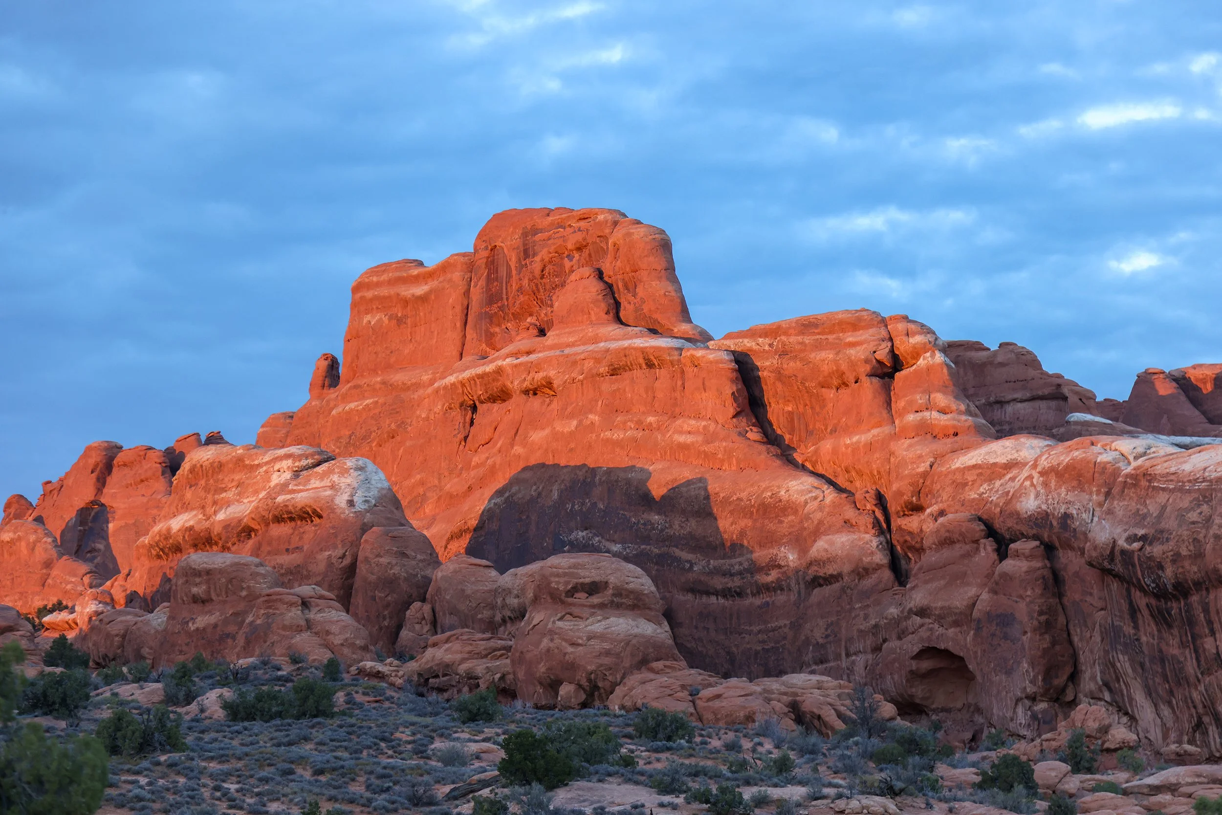 ARCHES SUNSET BOULDER 4W1A2903.jpg