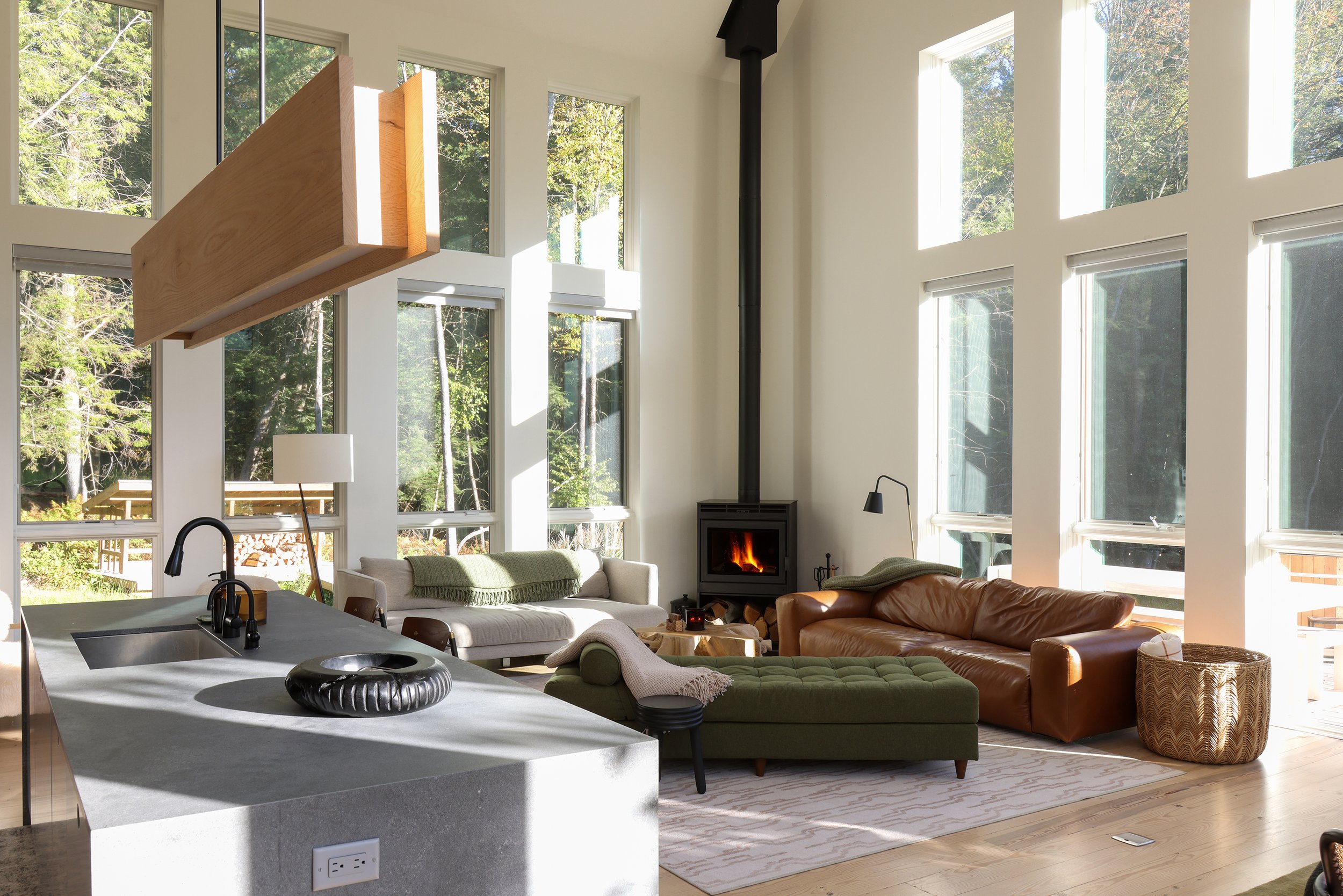 LIVING ROOM S 4W1A2357_small.jpg