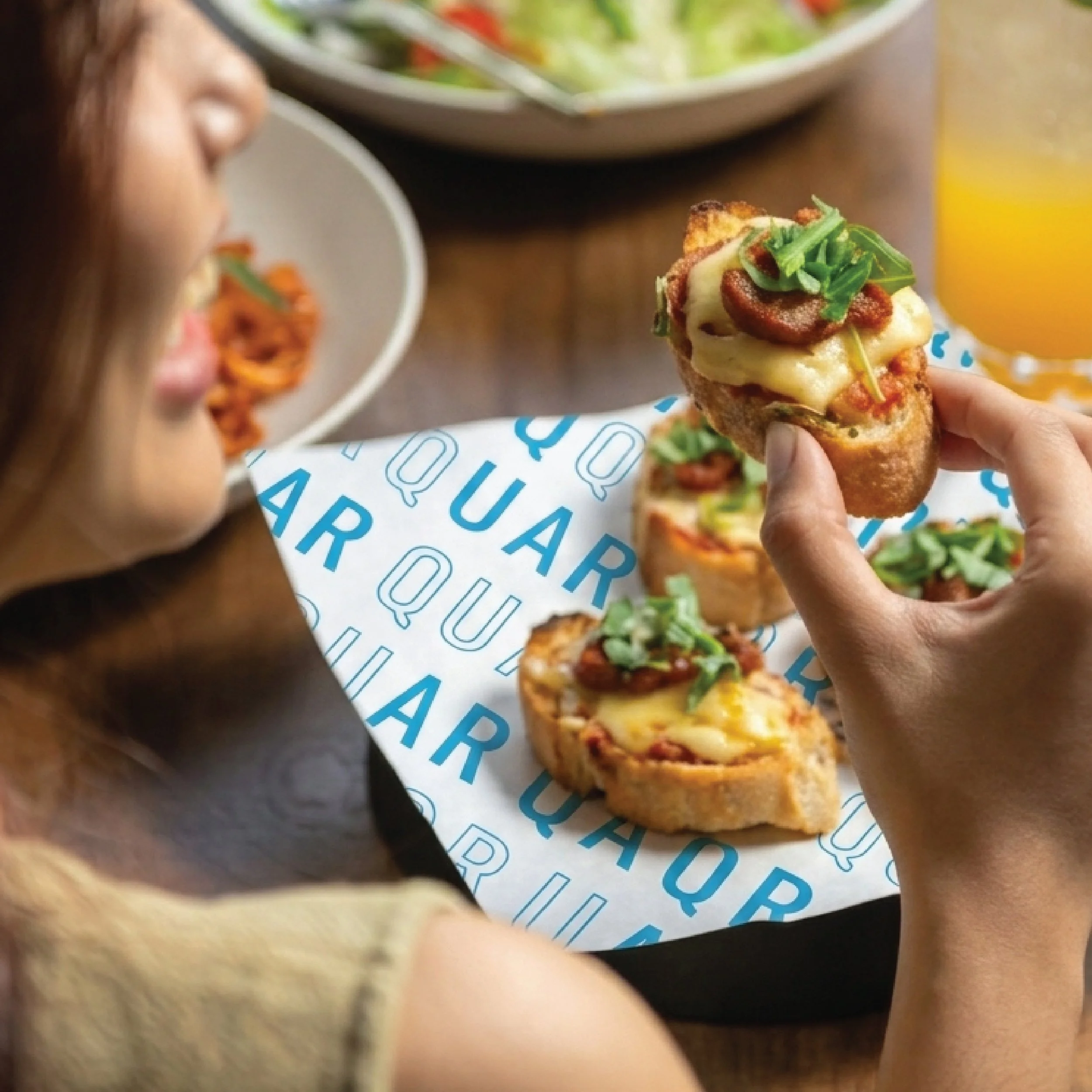 Cocktails & Crusts at Aquaria Restaurant