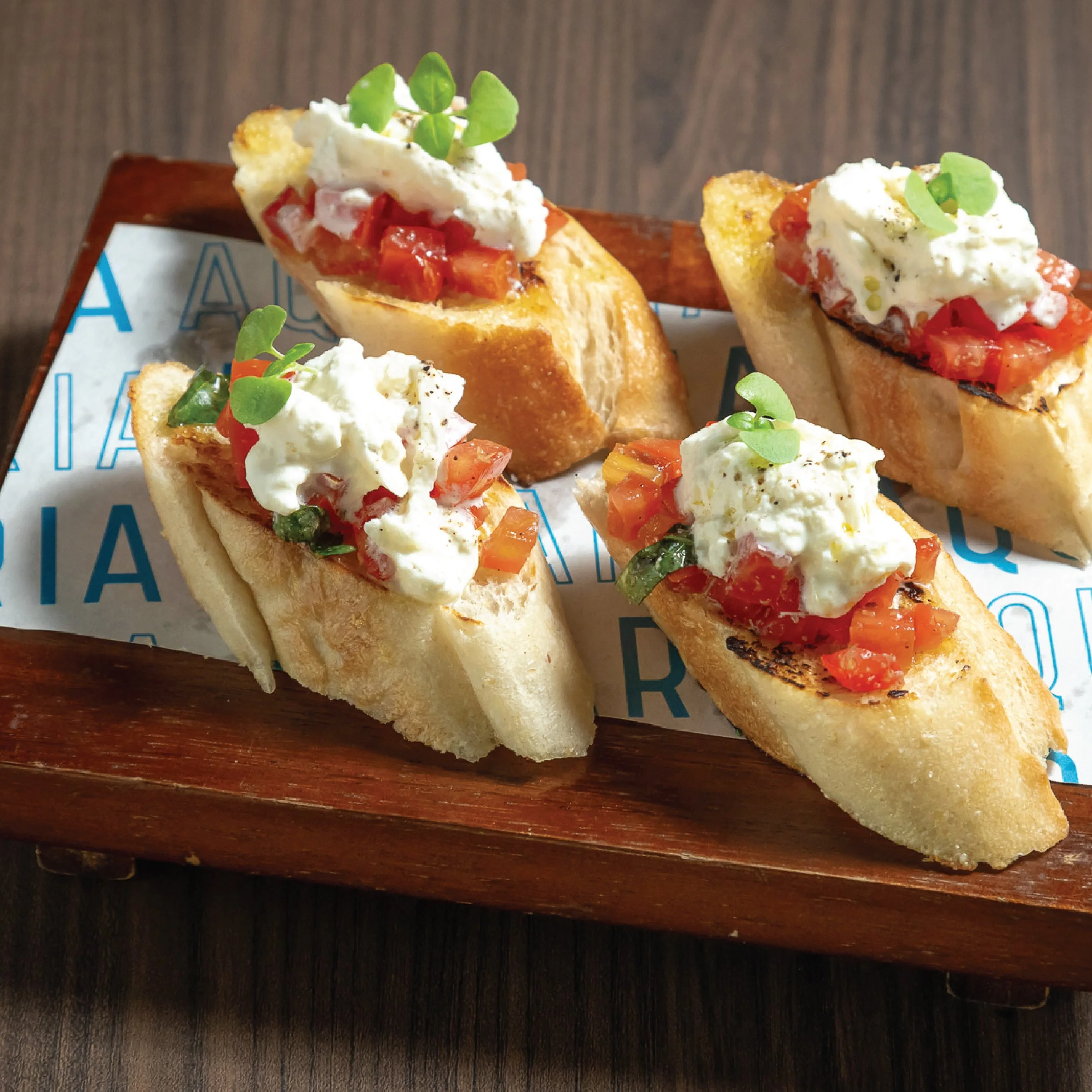 Cocktails & Crusts at Aquaria Restaurant