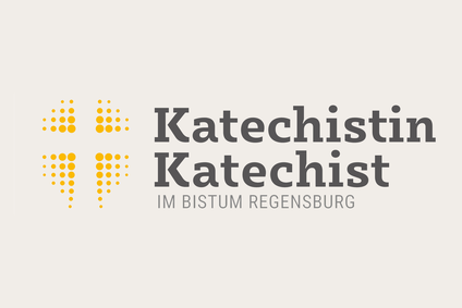 Logo mit Kreuz und Text 'Katechistin Katechist im Bistum Regensburg'