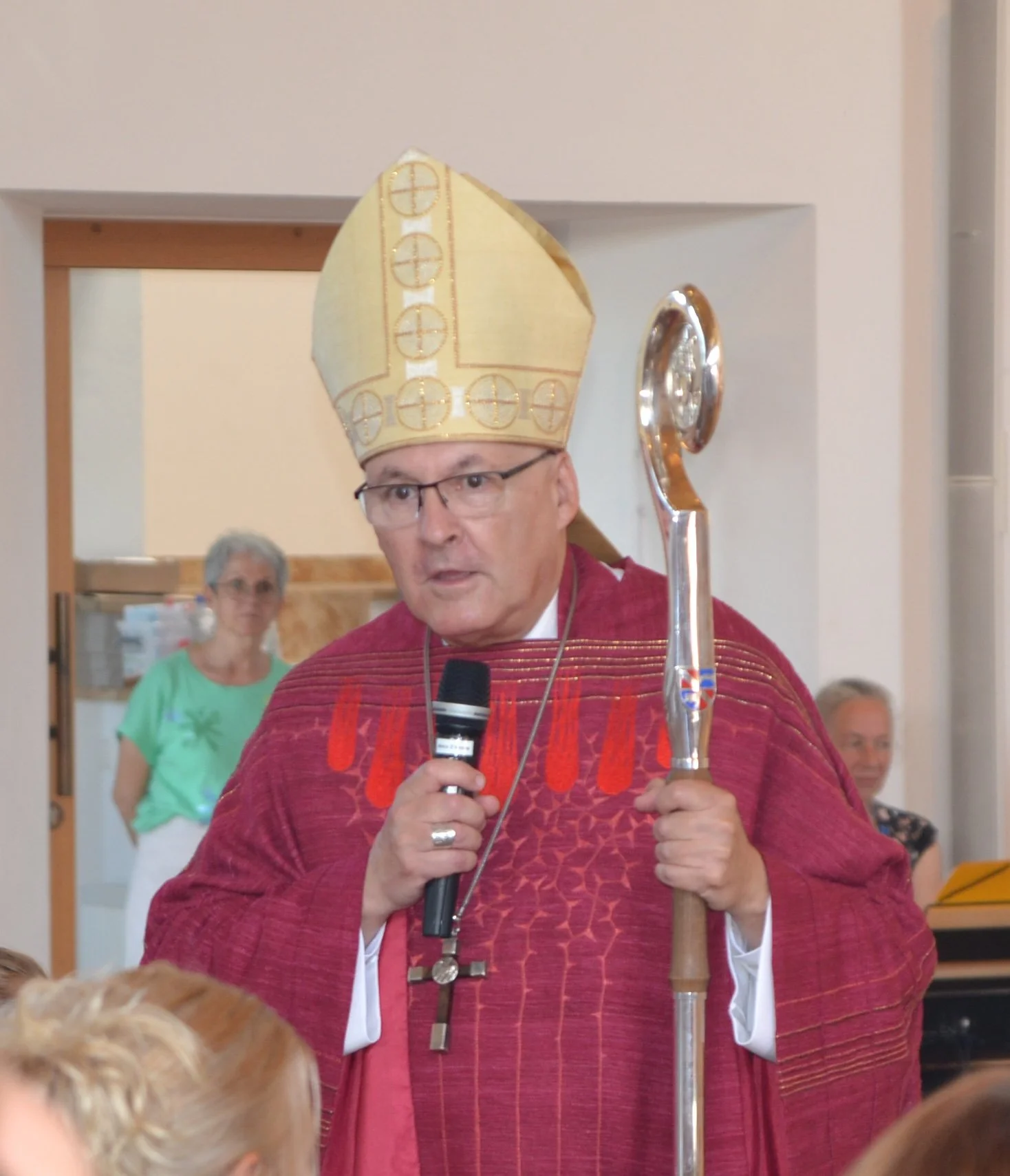 Feierliche Firmspendung mit Bischof Rudolf