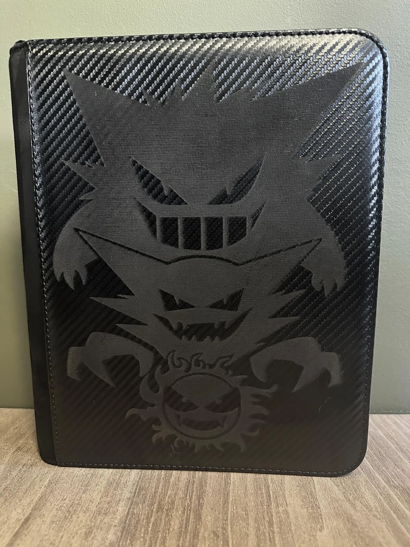 👻💀 Some absolute GHOSTLY bangers heading out today!
Haunter, Gastly, Gengar&hellip; the whole squad pulled up to haunt someone&rsquo;s collection in style. 🔥

one custom laser + one full color work = spooky perfection.

4 card toploader - $55

#Ho