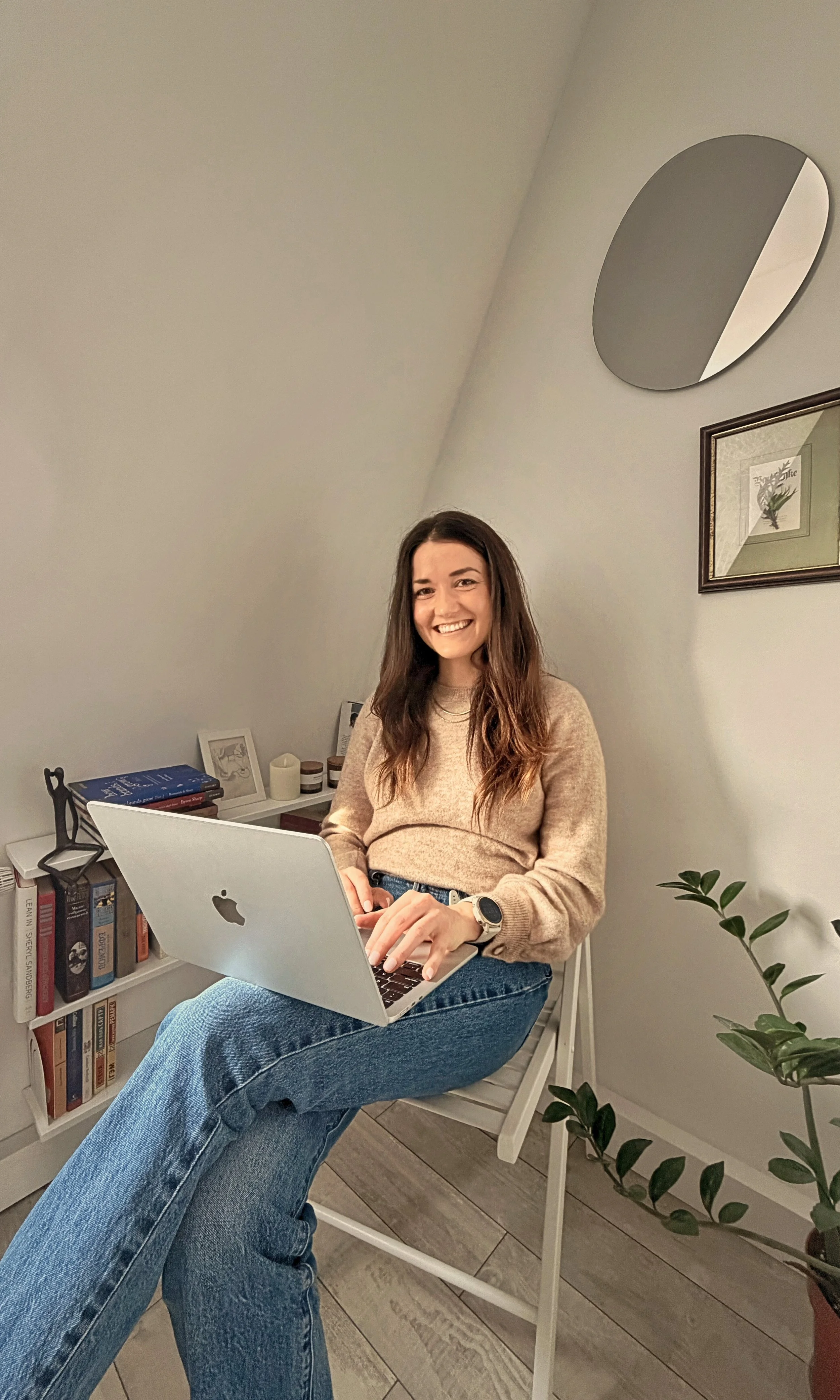 Marijana Livk, brand strategy consultant, working with early-stage founders on positioning and launch strategy
