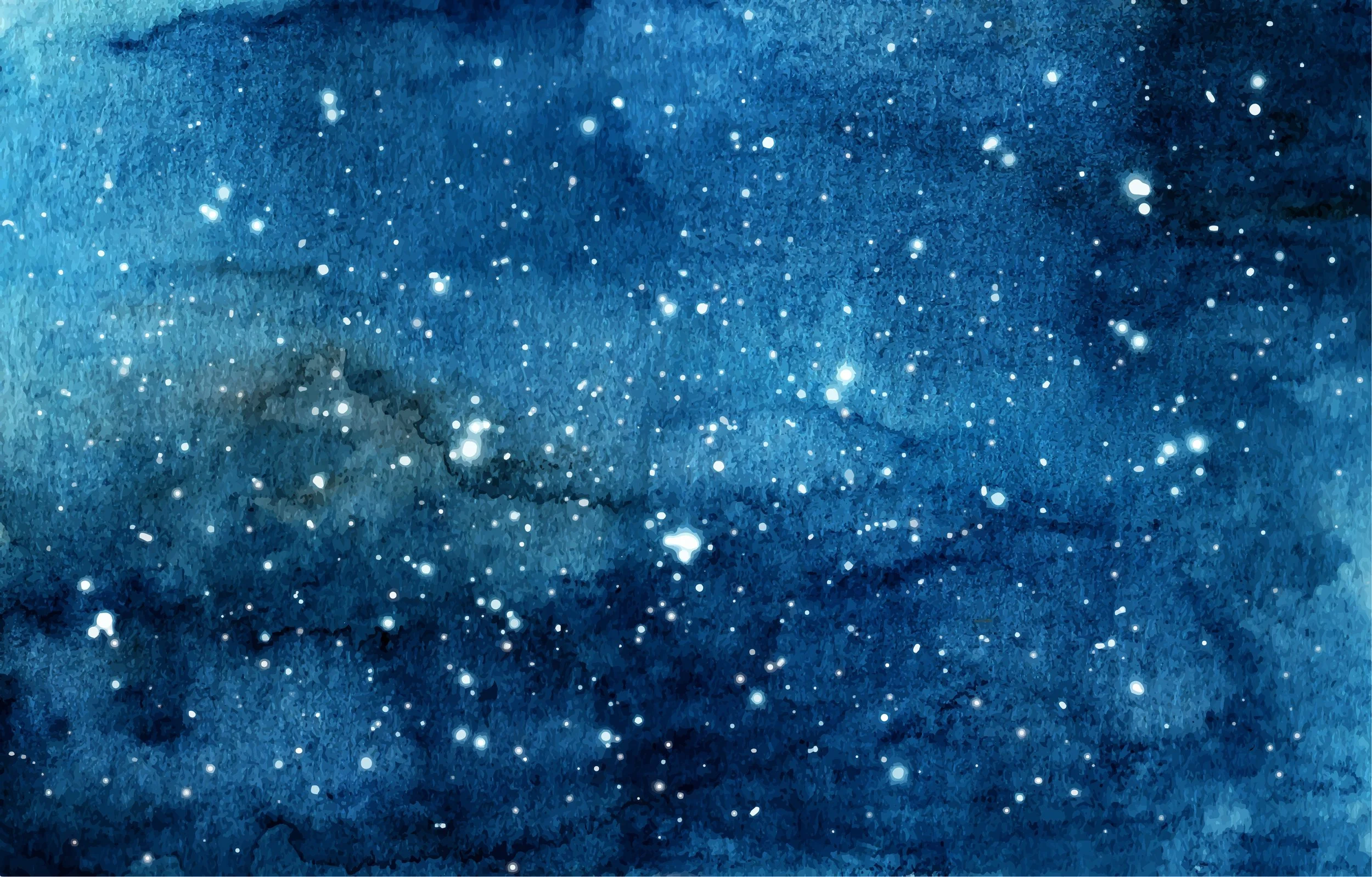 Blick auf einen nächtlichen Himmel mit vielen Sternen und einem Teil einer Silhouette eines Berges im Vordergrund, alles in blauen Tönen.