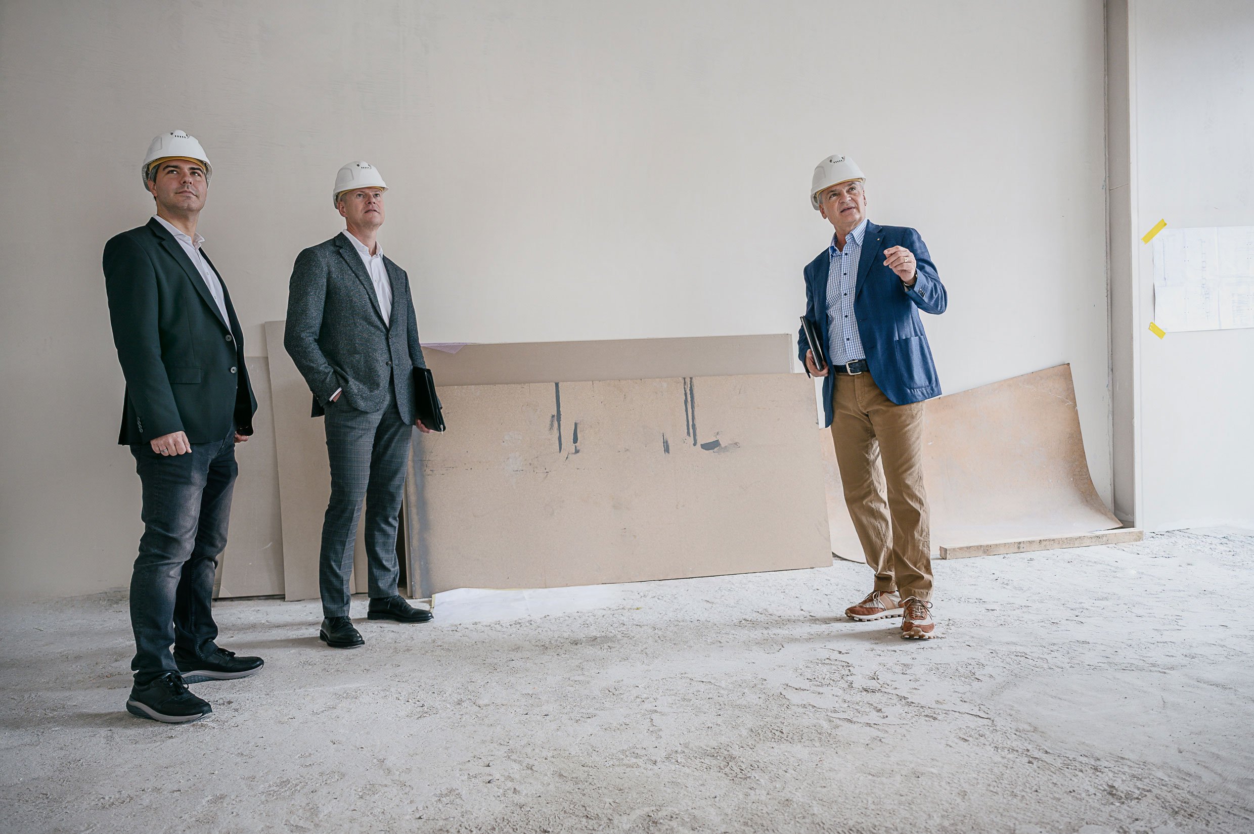 Teammitglieder von Thaler Berz Partner Rechtsanwälte bei der Fallbesichtigung