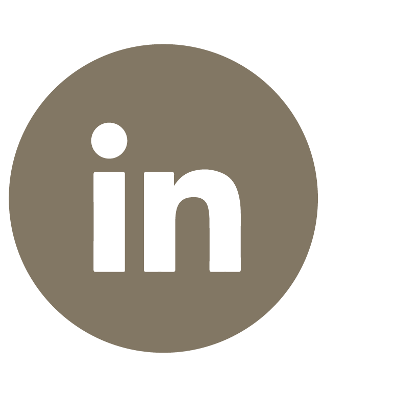 LinkedIn icon that leads to Lisa Stoll's LinkedIn profile.