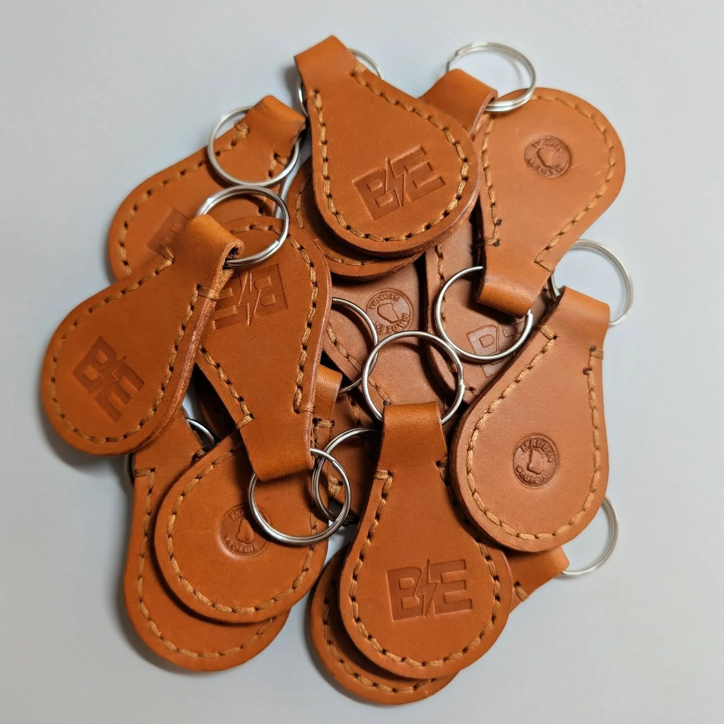 Round 2 of these keychains in Badalassi Carlo Minerva Vachetta courtesy of @rmleathersupply

#leathercraft #edc #leather #crafts