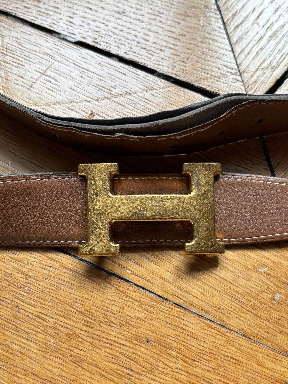 Une ceinture Hermès en cuir