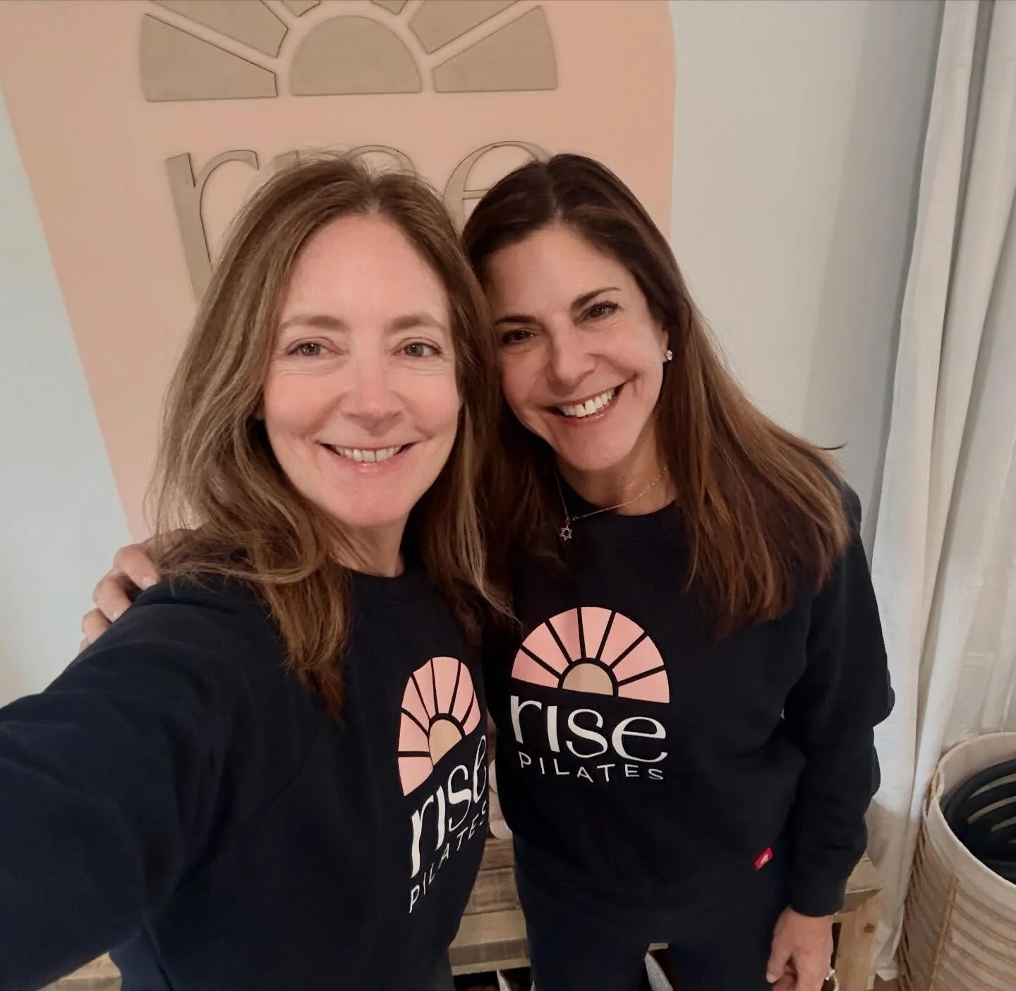 Love when our clients become our community 🤍

Matching sweatshirts, matching energy with @lornaisenrealestate 

There&rsquo;s something so special about building strength together&hellip;not just in our bodies, but in our confidence too.

Private se