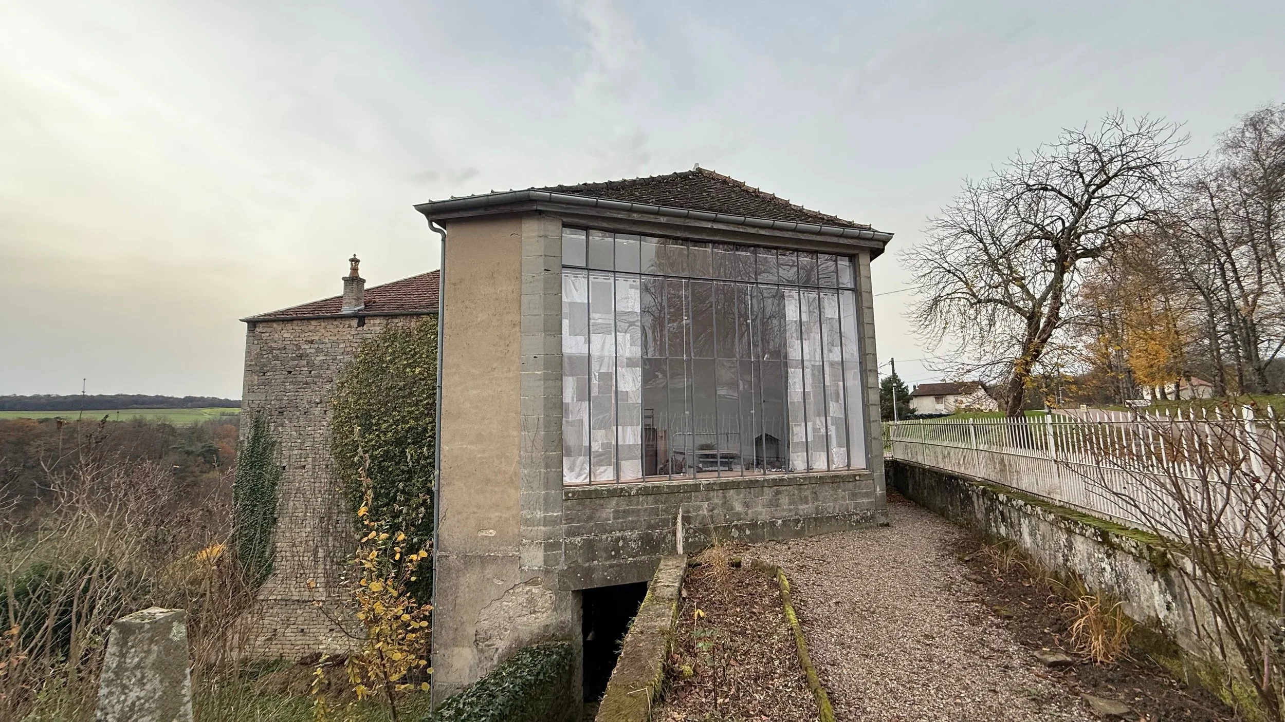 Pojagi gordijnen vanaf buiten Margot Bosch.jpeg