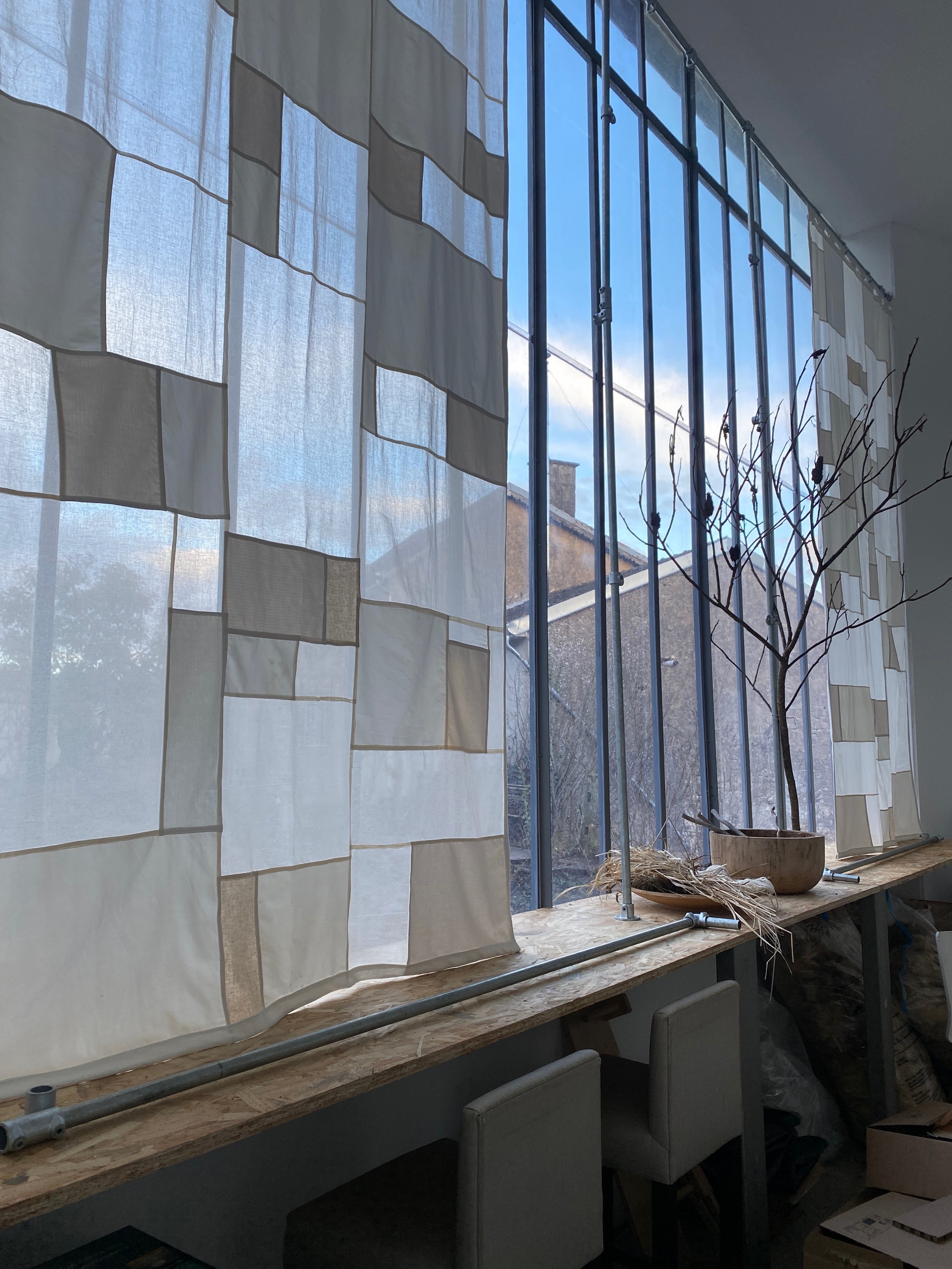 Pojagi en takken van buiten af.jpeg