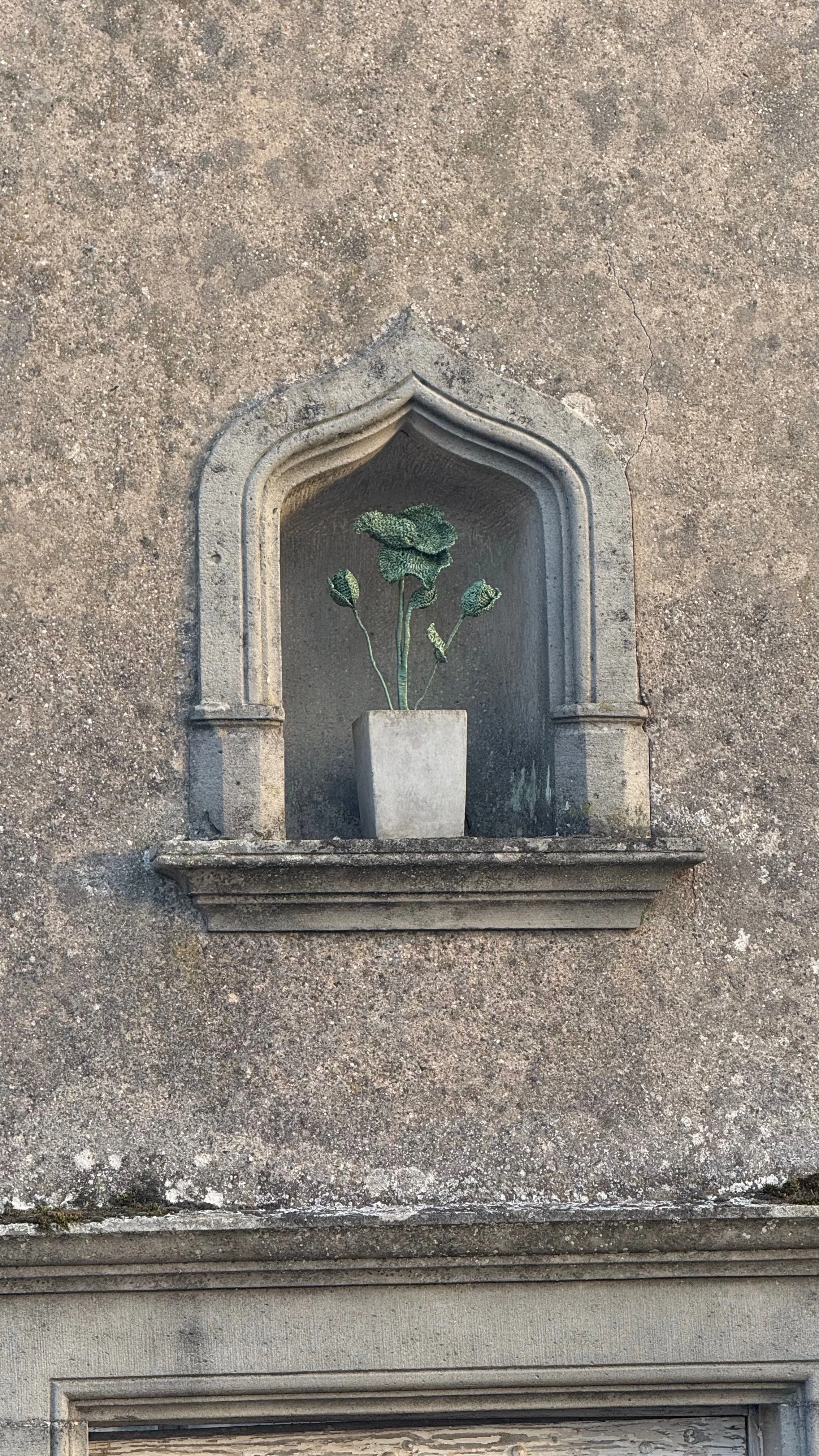 Plastic bloemen nis Margot Bosch.jpeg