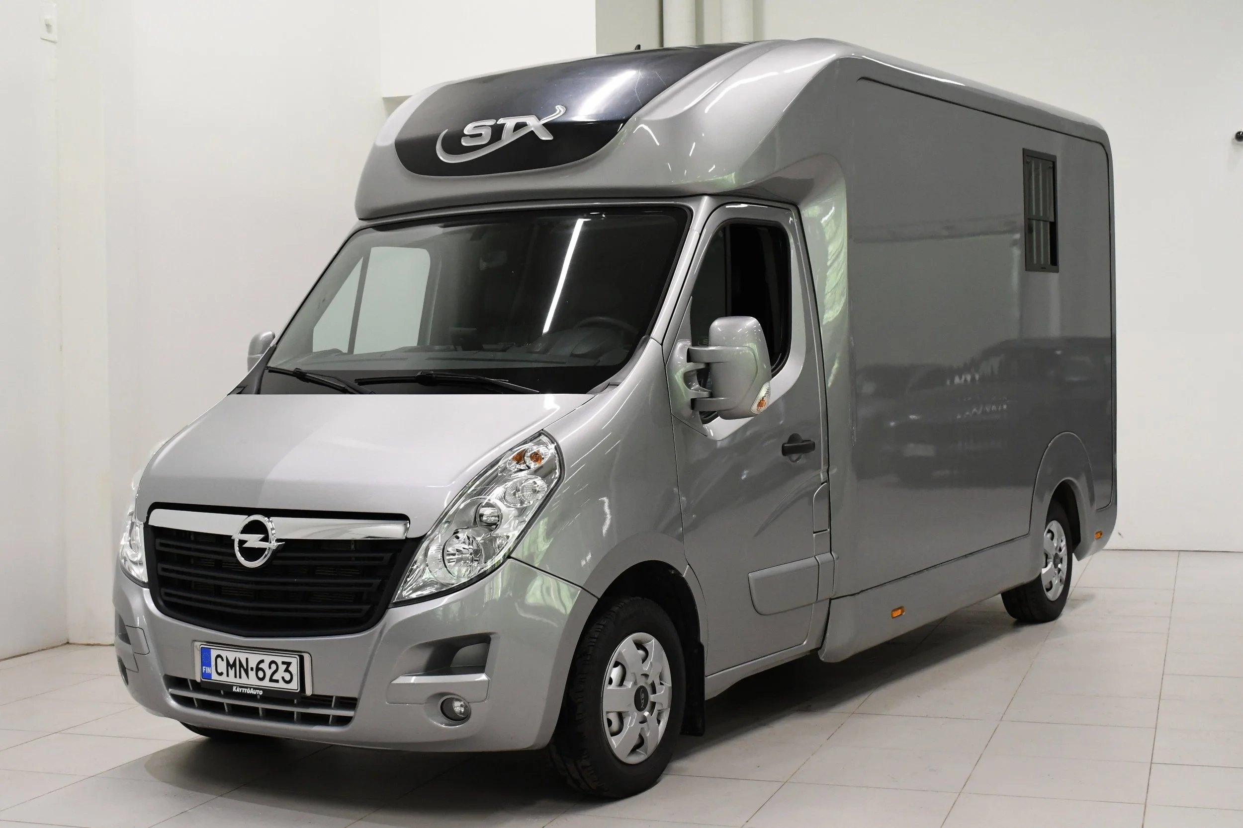 Vuokraa B-kortilla ajettava hevosauto