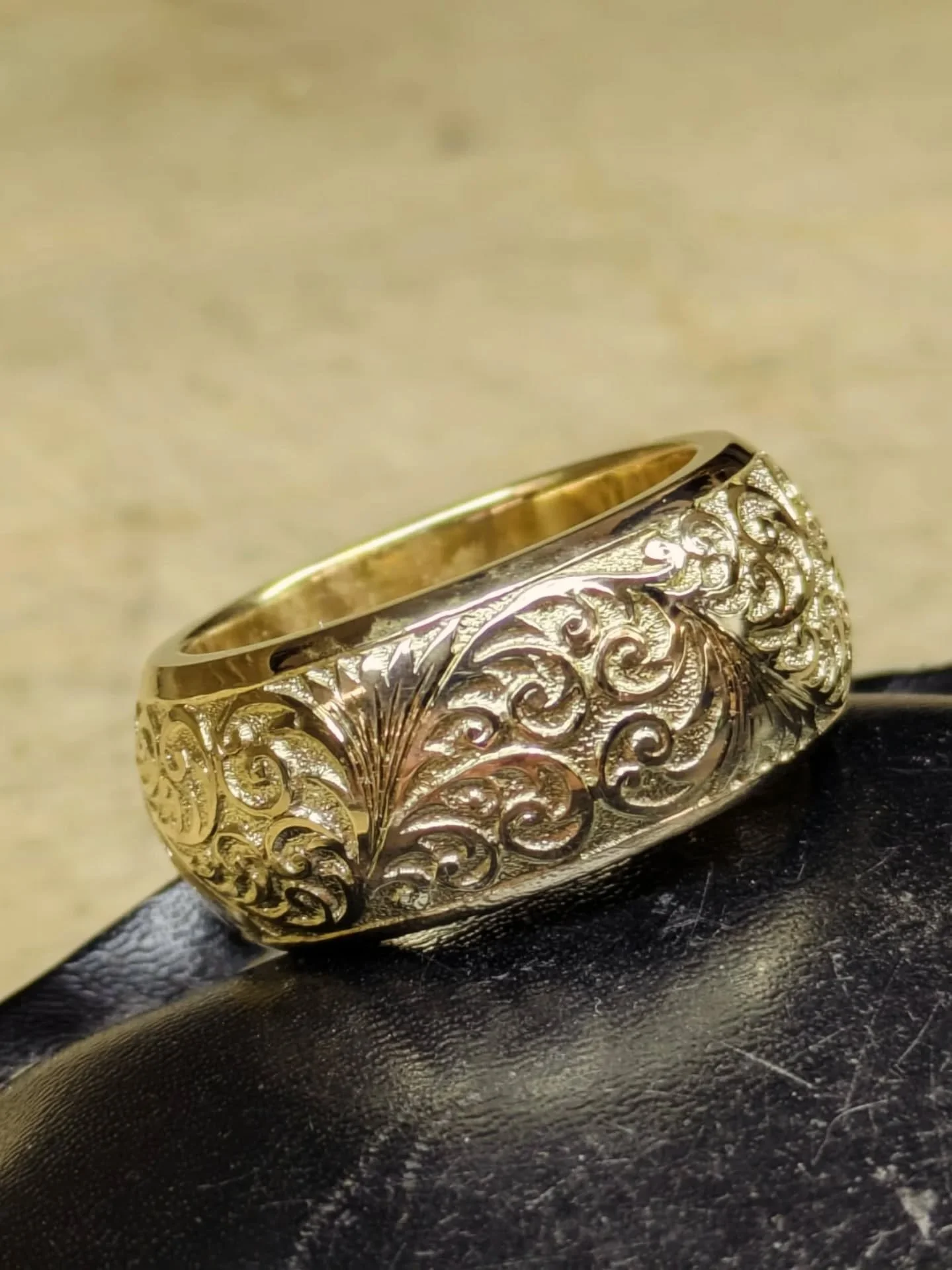 Scrolls on a yellow gold band. This type of work is time-consuming, but it is worth it in the end! 

#Gold #ring #scroll #goldsmith #silversmith #Cambridgeshire #Jeweller #jewellery #engraved #handmade #skills #craftsman #victorian #wedding #madeinth