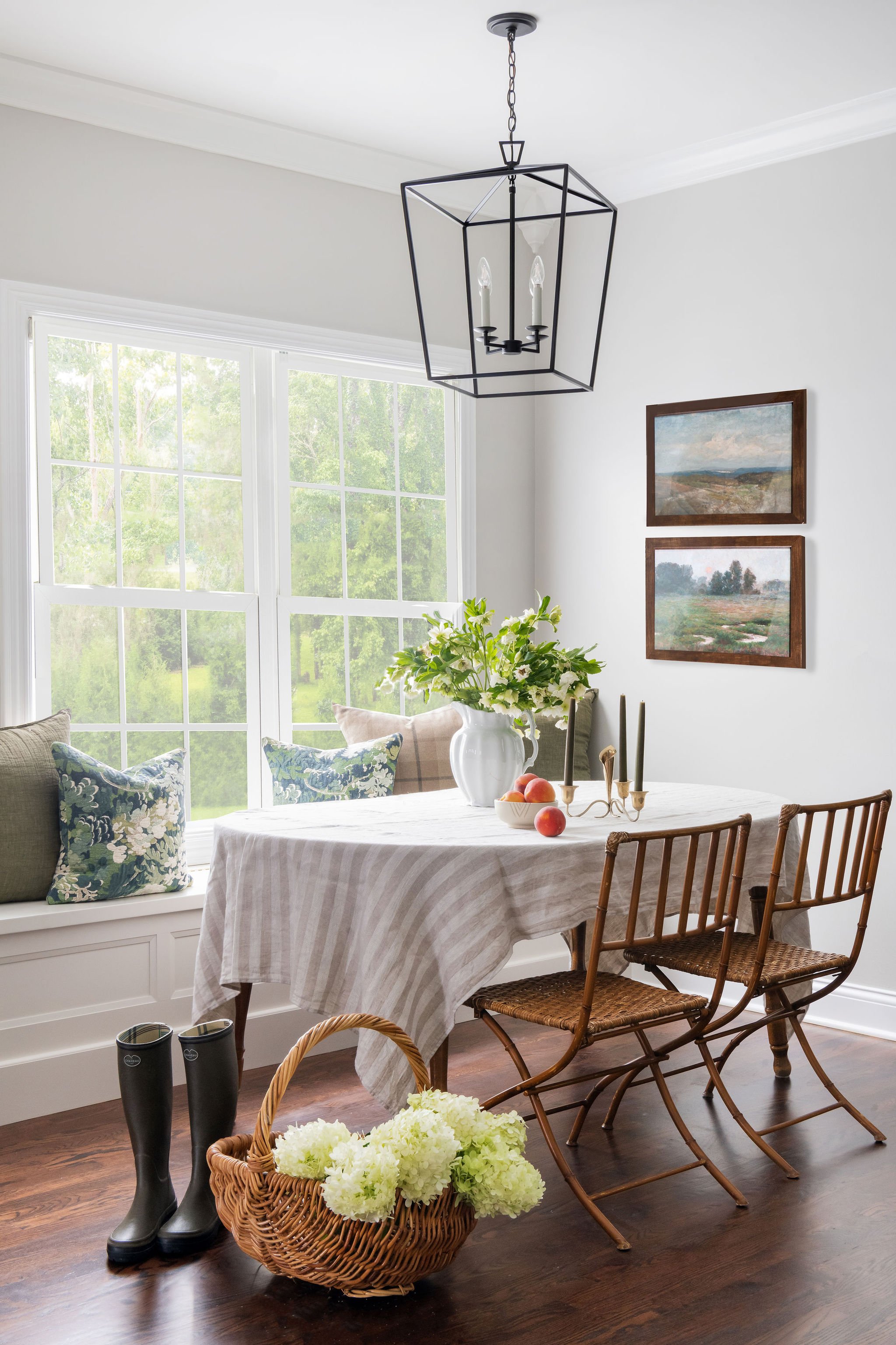 Elegant and Cozy Dining Room