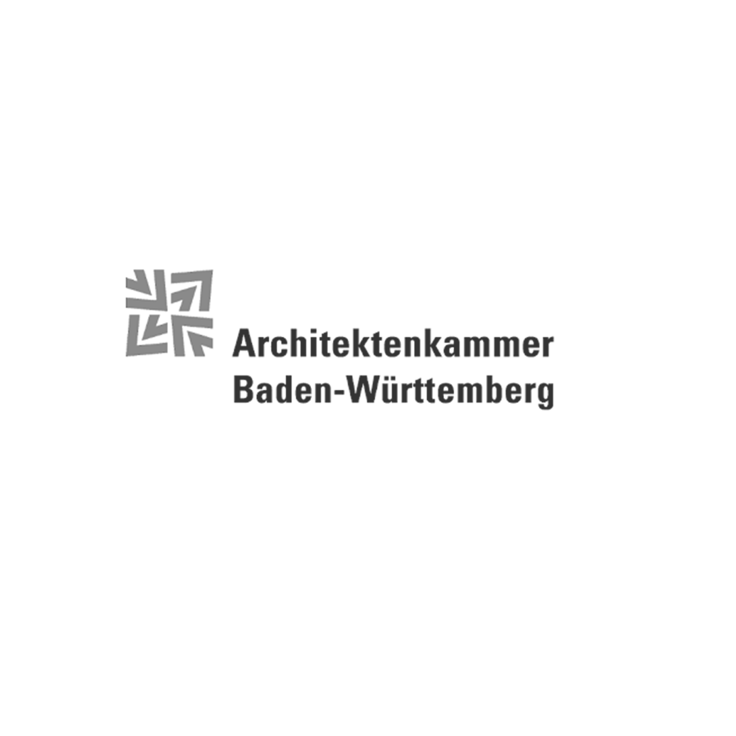 Das Bild zeigt das Logo der Architektenkammer Baden-Württemberg, bestehend aus einem stilisierten, abstrakten blauen und grauen Gebäudenelement, daneben der Text "Architektenkammer Baden-Württemberg".