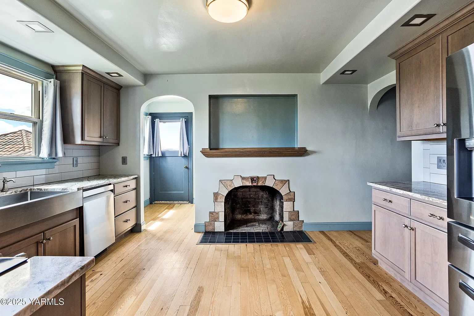 zillah kitchen 2.webp