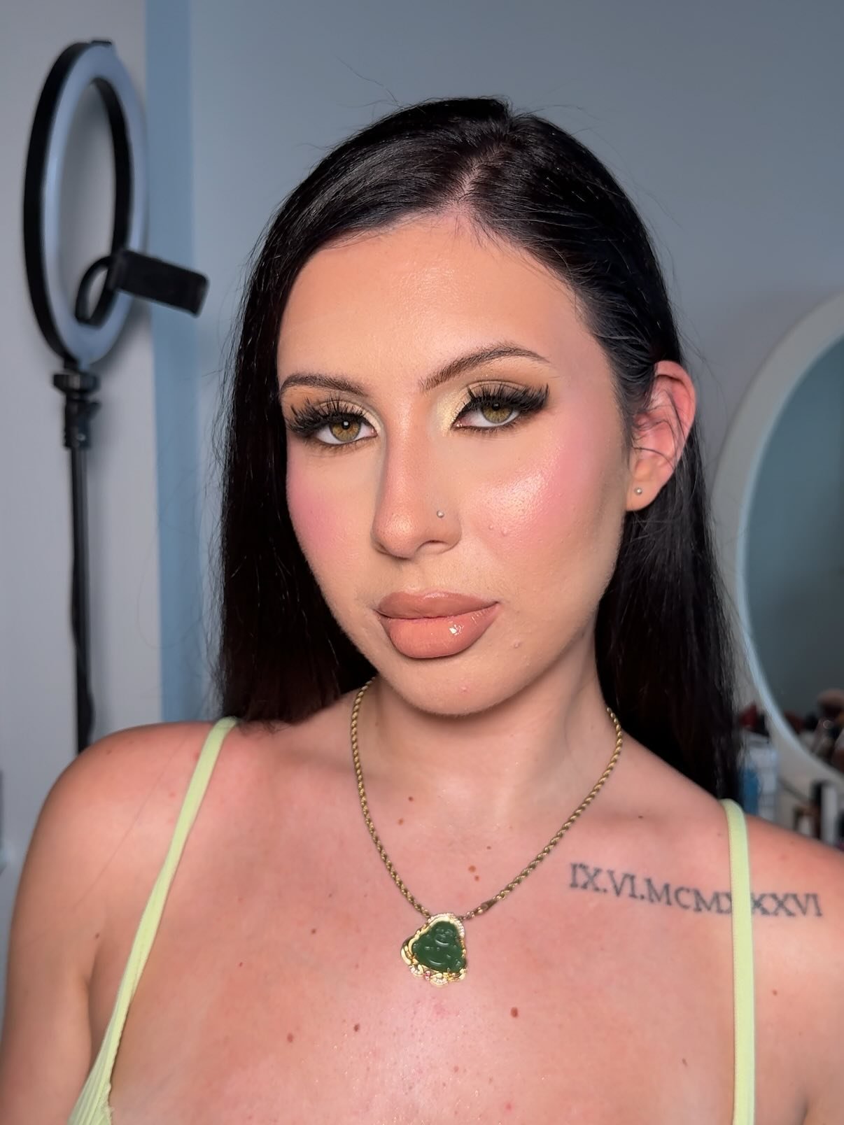 The glow. The blend. The softness. 🤎✨
This neutral brown glam was everything &mdash; perfect for grads, weddings, or any moment you want to feel like that girl.

📍 Mississauga based &amp; mobile &mdash; summer bookings are open now. DM to book your