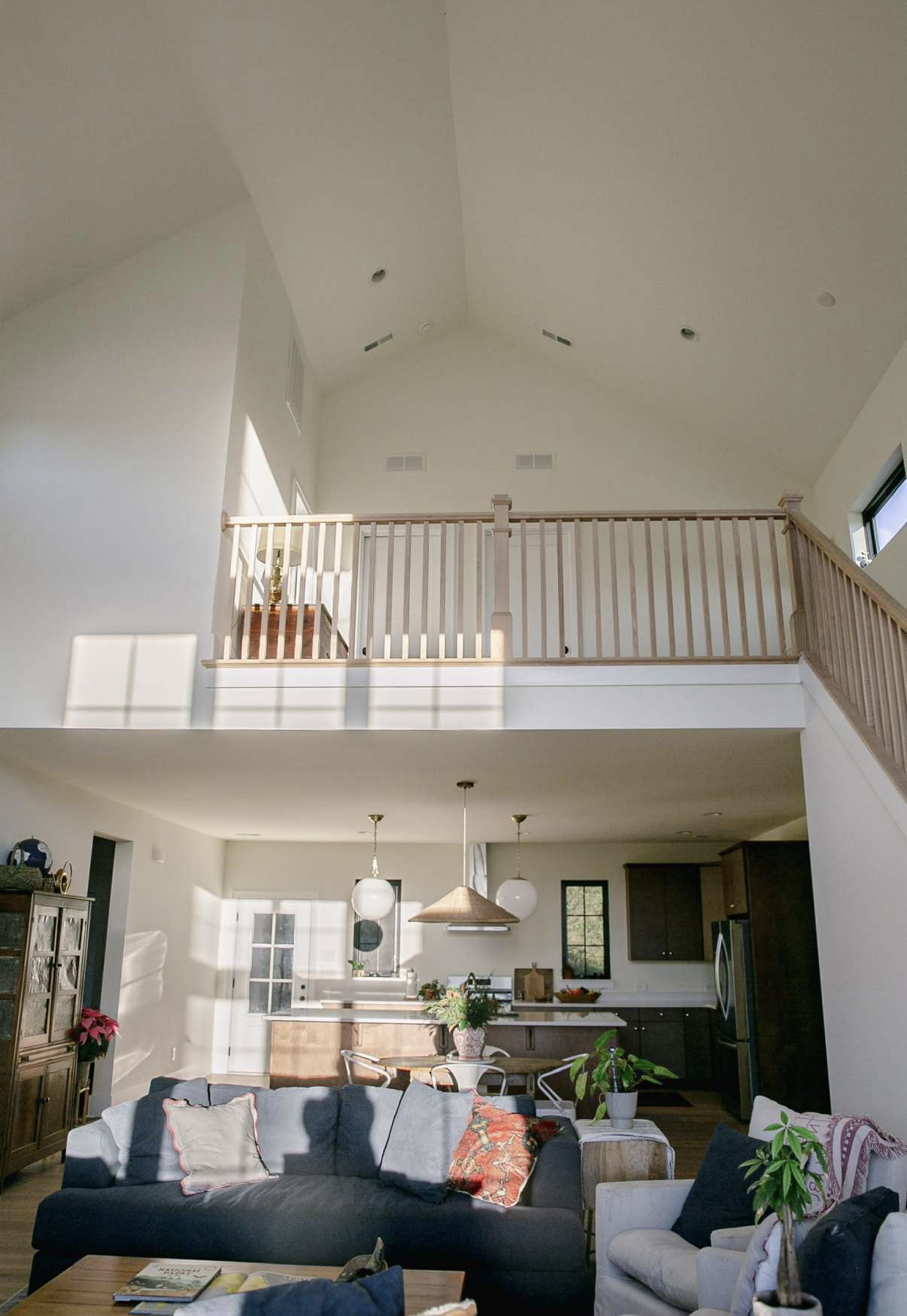 House - Stairs and vaulted ceiling.png
