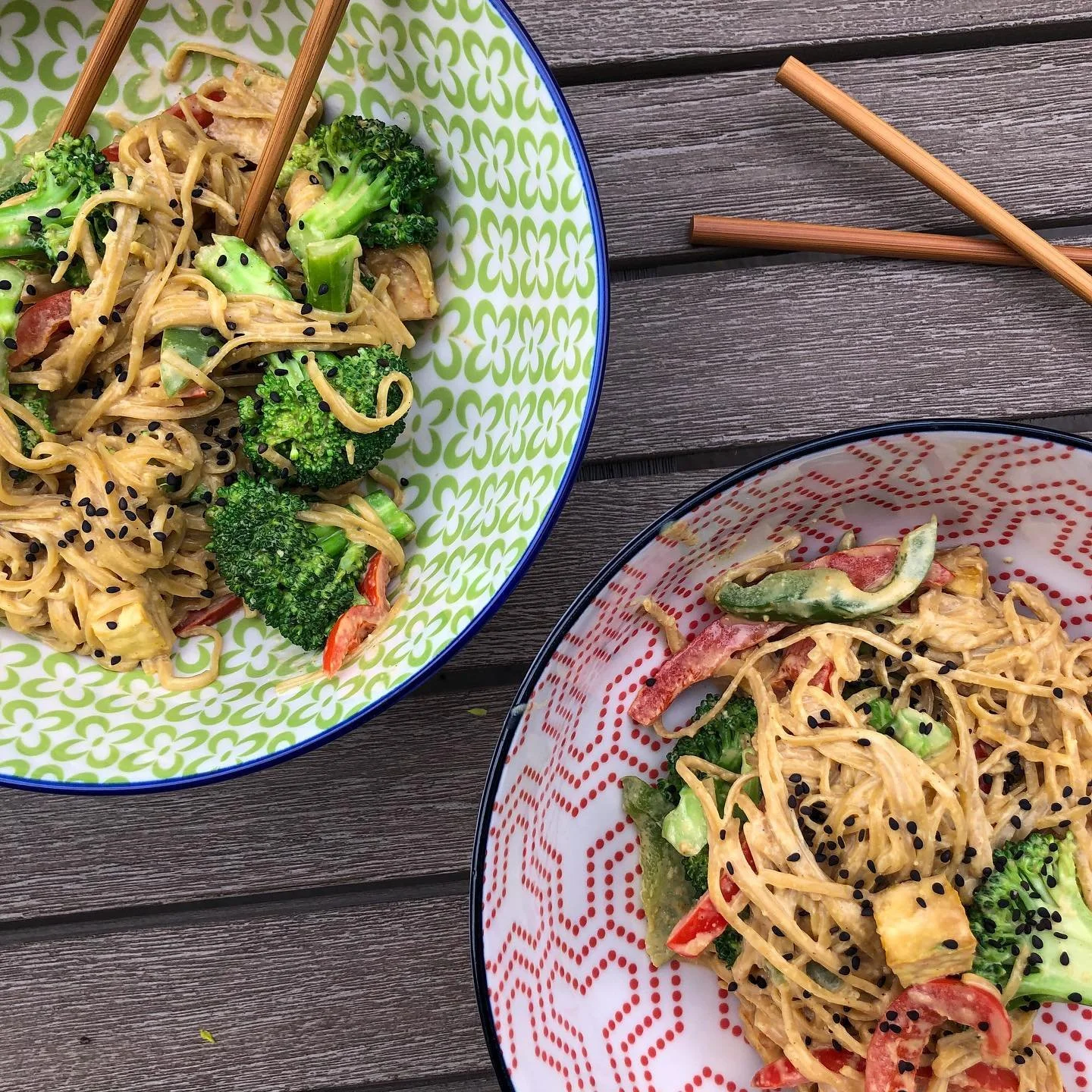 ⁣Tofu and noods in an almond butter sauce 😋, pretty much as good as it gets!⠀
⠀
And yes we do eat dinner at 4:30 these days 🤷&zwj;♀️ ⠀
⠀
The sauce (stir fry, salad, noodle bowl, endless options):
1/3 cup nut butter
Juice of 1 lime
2tbsp of coconut 