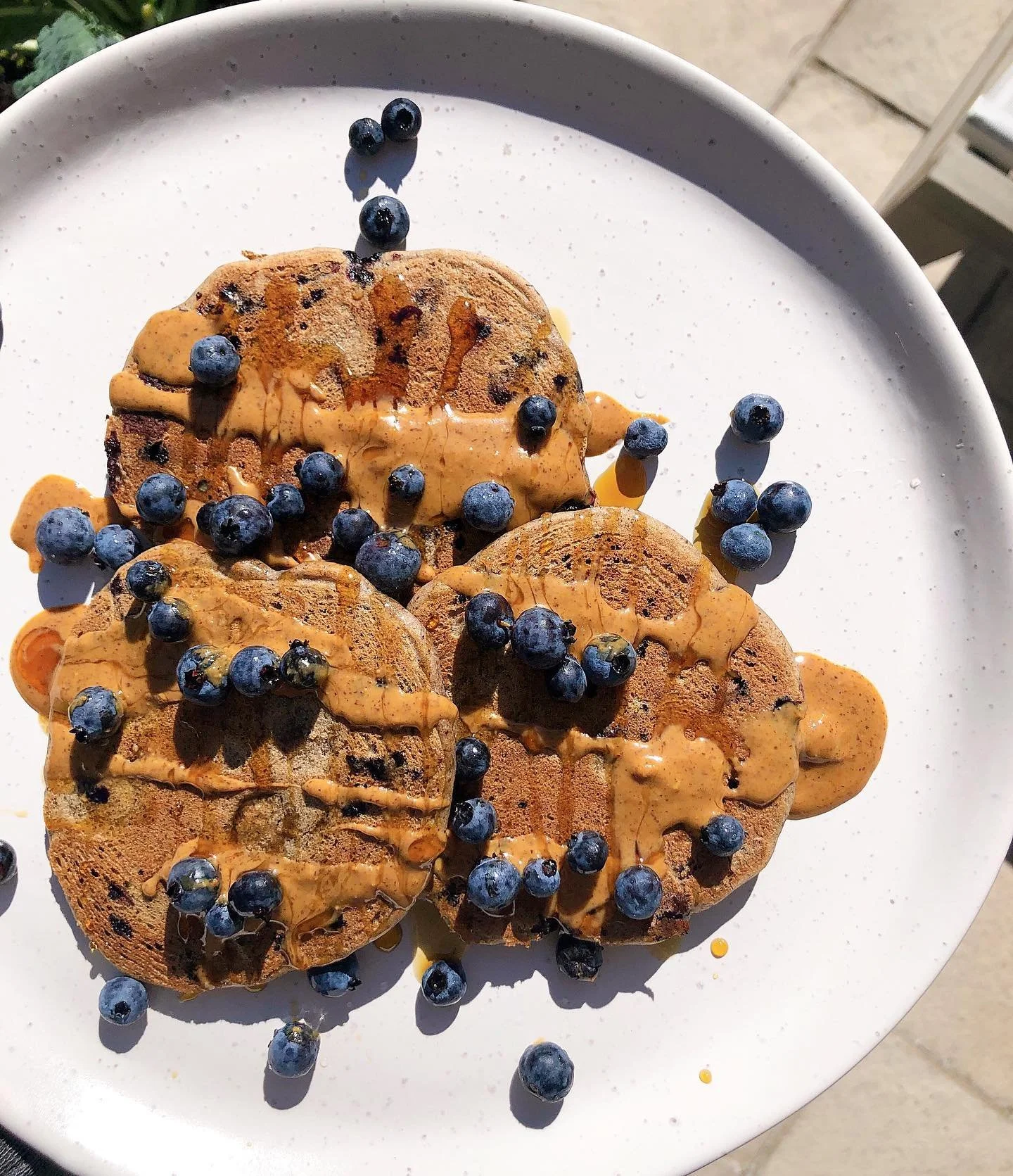 Perks of working in the evening means there&rsquo;s always time for brunch! Made my go to pancakes with wild Ontario blueberries this morning 🤤

Ingredients: 
2 eggs
1/2 cup almond milk
1 tablespoon ghee
1 teaspoon vanilla extract
1 tablespoon pure 