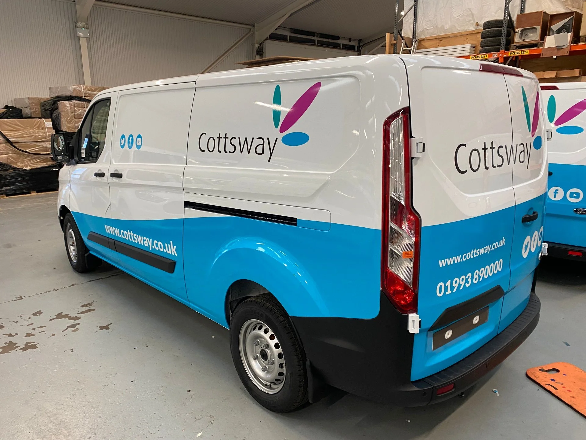 VehicleGraphicsSolutions_FleetBranding_Gallery_27552.jpg
