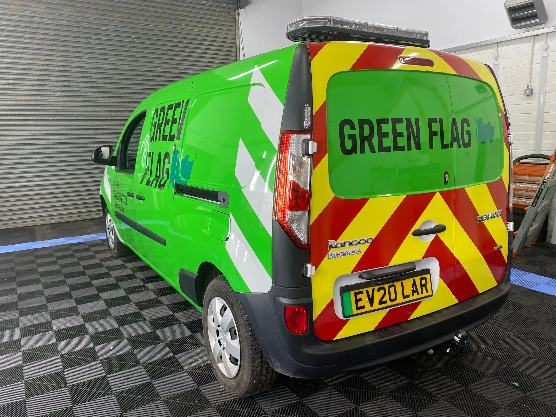 VehicleGraphicsSolutions_CommercialGraphics_Gallery_45855.jpg