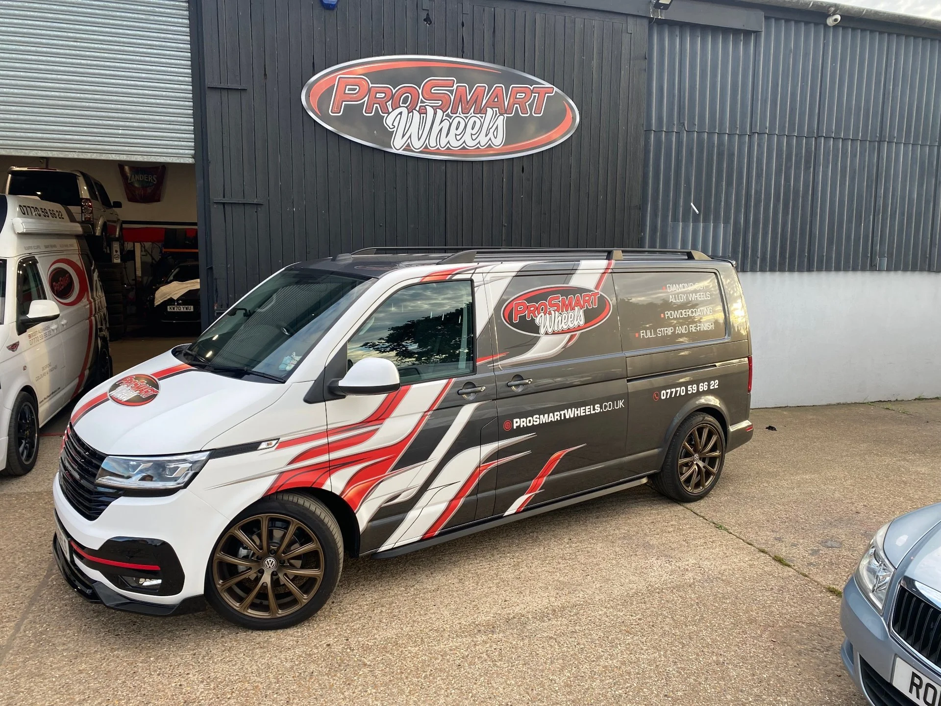 VehicleGraphicsSolutions_CommercialGraphics_Gallery_87054.jpg