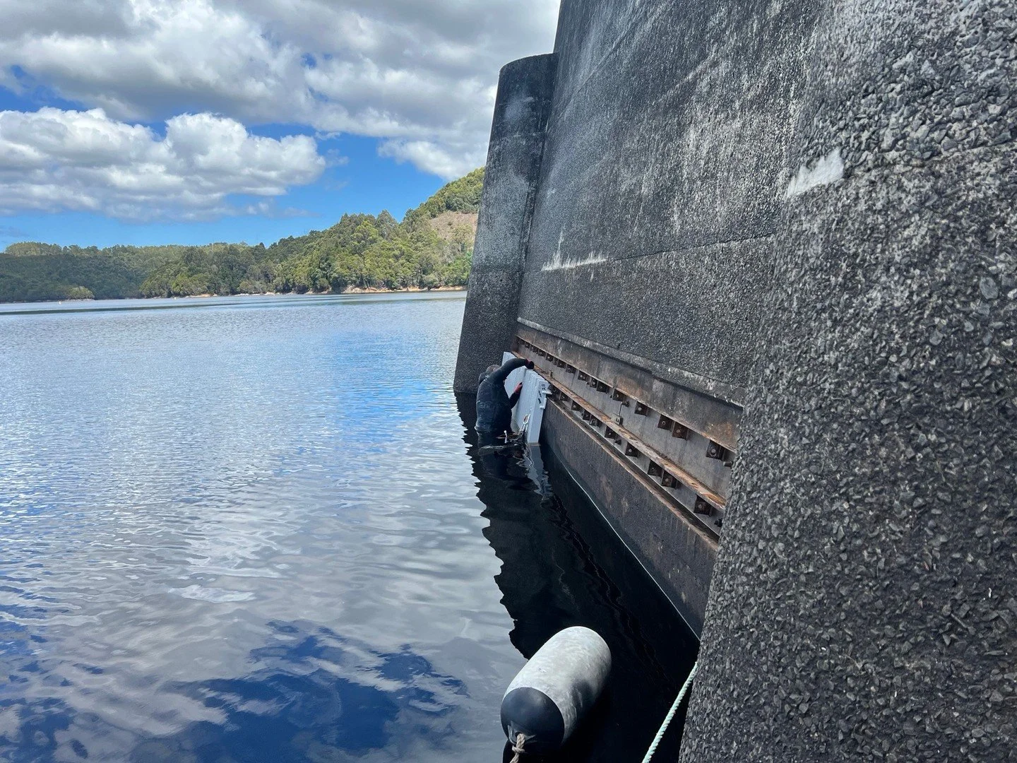 Pretty fresh in there. Nothing like that crisp Tassie water.⁠
⁠
#tasmania #tasmaniandiversgroup