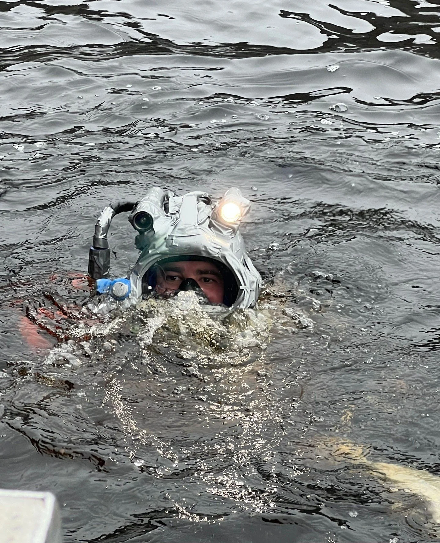 Happy Monday! We're straight back into it. ⁠
⁠
Carrying out repairs on the expansion joints of precast concrete panels at Trevallyn Tailrace.