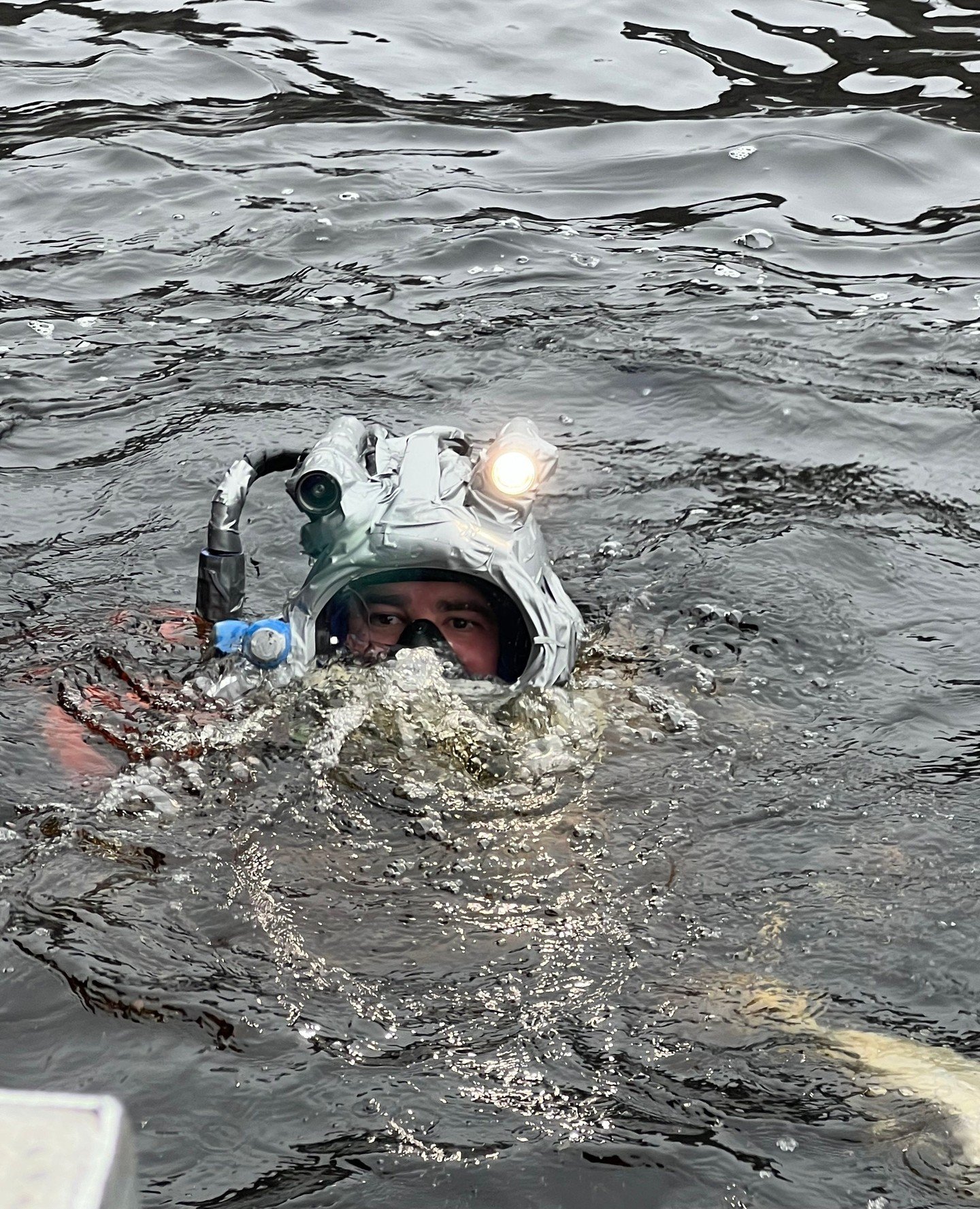 Happy Monday! We're straight back into it. ⁠
⁠
Carrying out repairs on the expansion joints of precast concrete panels at Trevallyn Tailrace.
