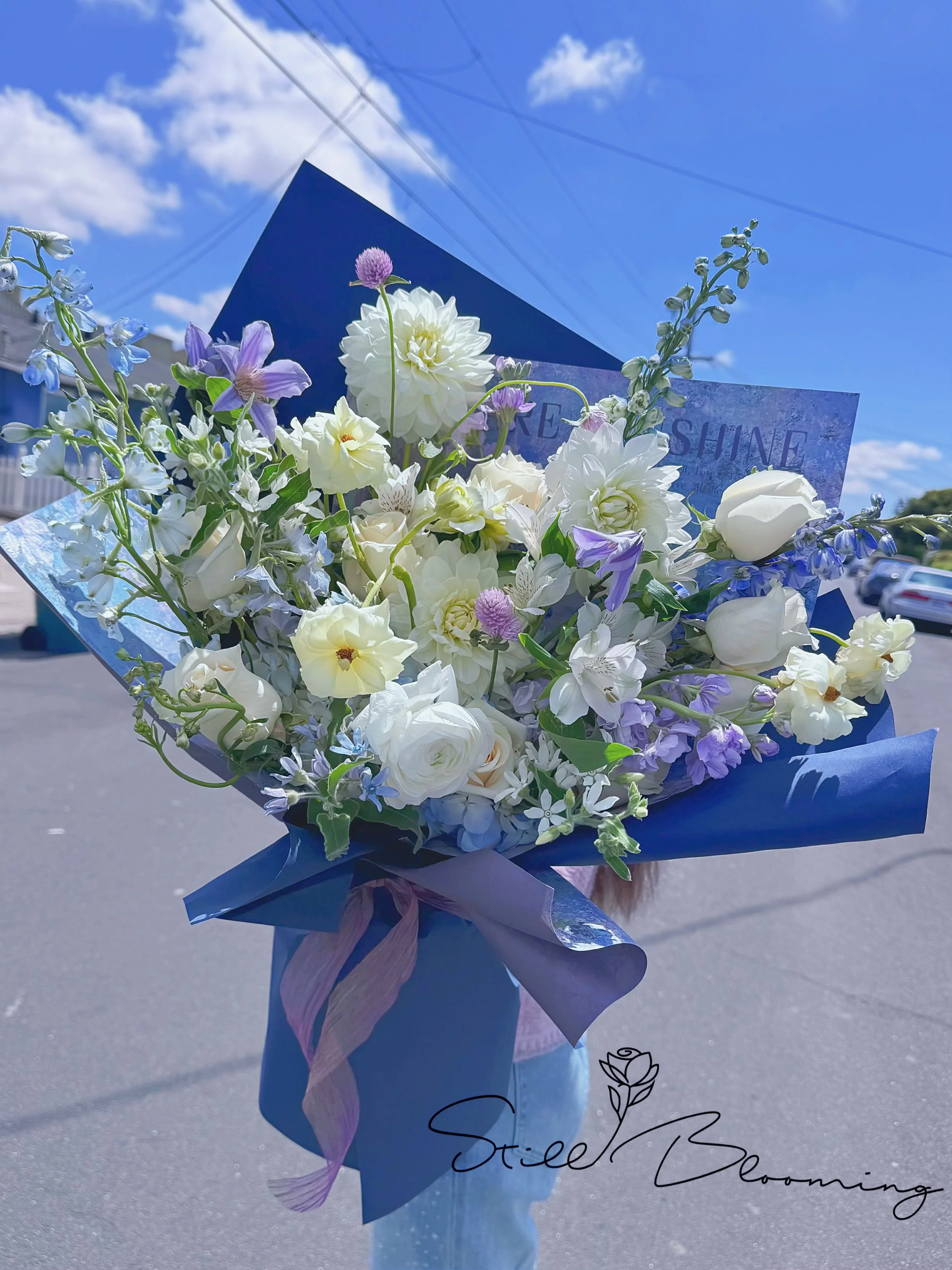 Seasonal Bouquet (L)