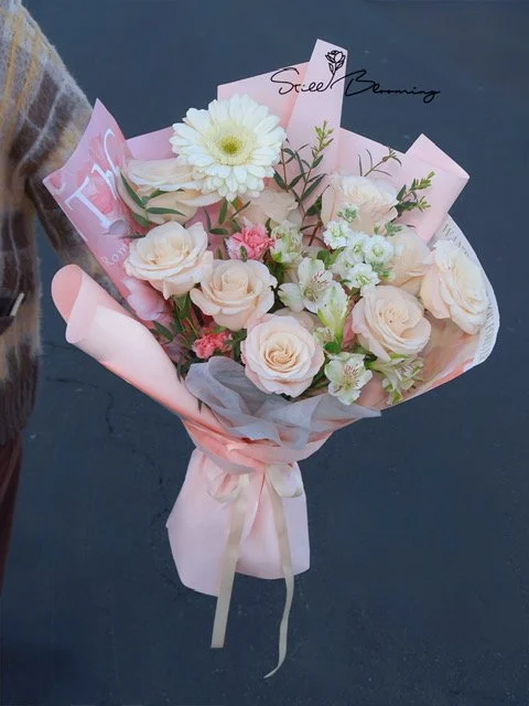 Seasonal Bouquet (M)