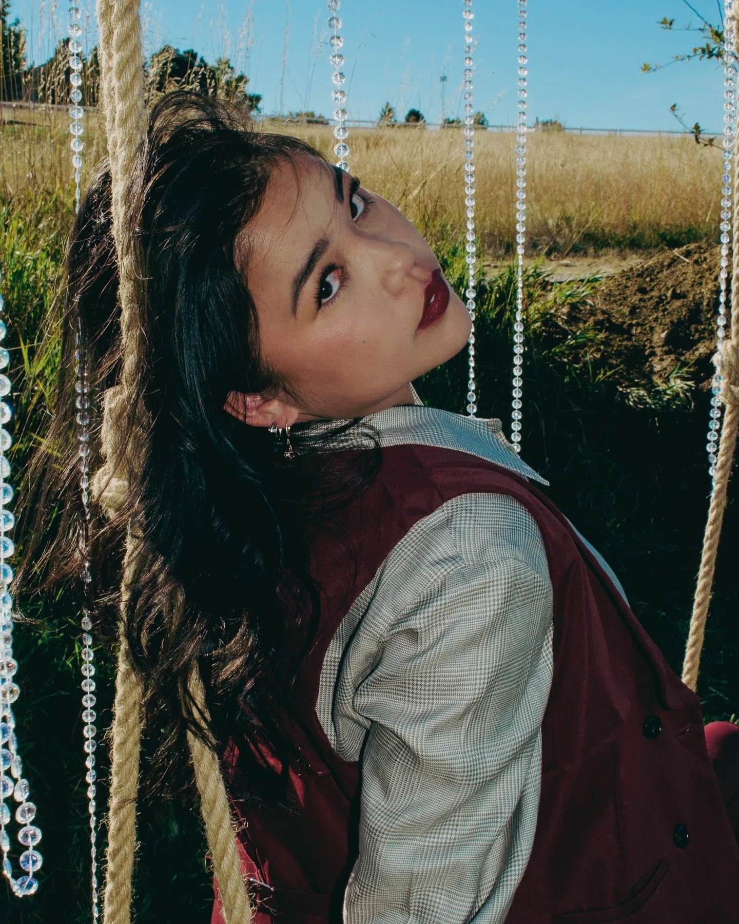 🎓🔥 SENIORS &amp; GRADS&hellip; THIS IS YOUR MOMENT 🔥🎓

Don&rsquo;t settle for basic grad pics&mdash;let&rsquo;s create something cinematic 🎥✨

With my background in photography + videography, your session isn&rsquo;t just photos&hellip; it&rsquo