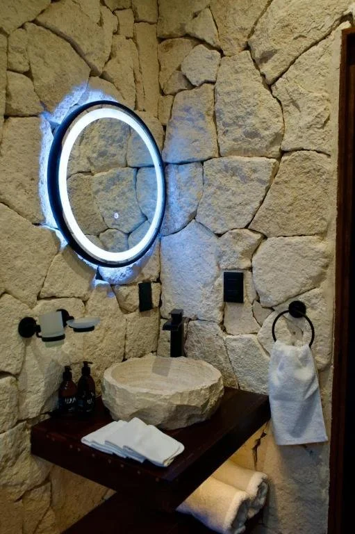 439583120.jpg (Copy)