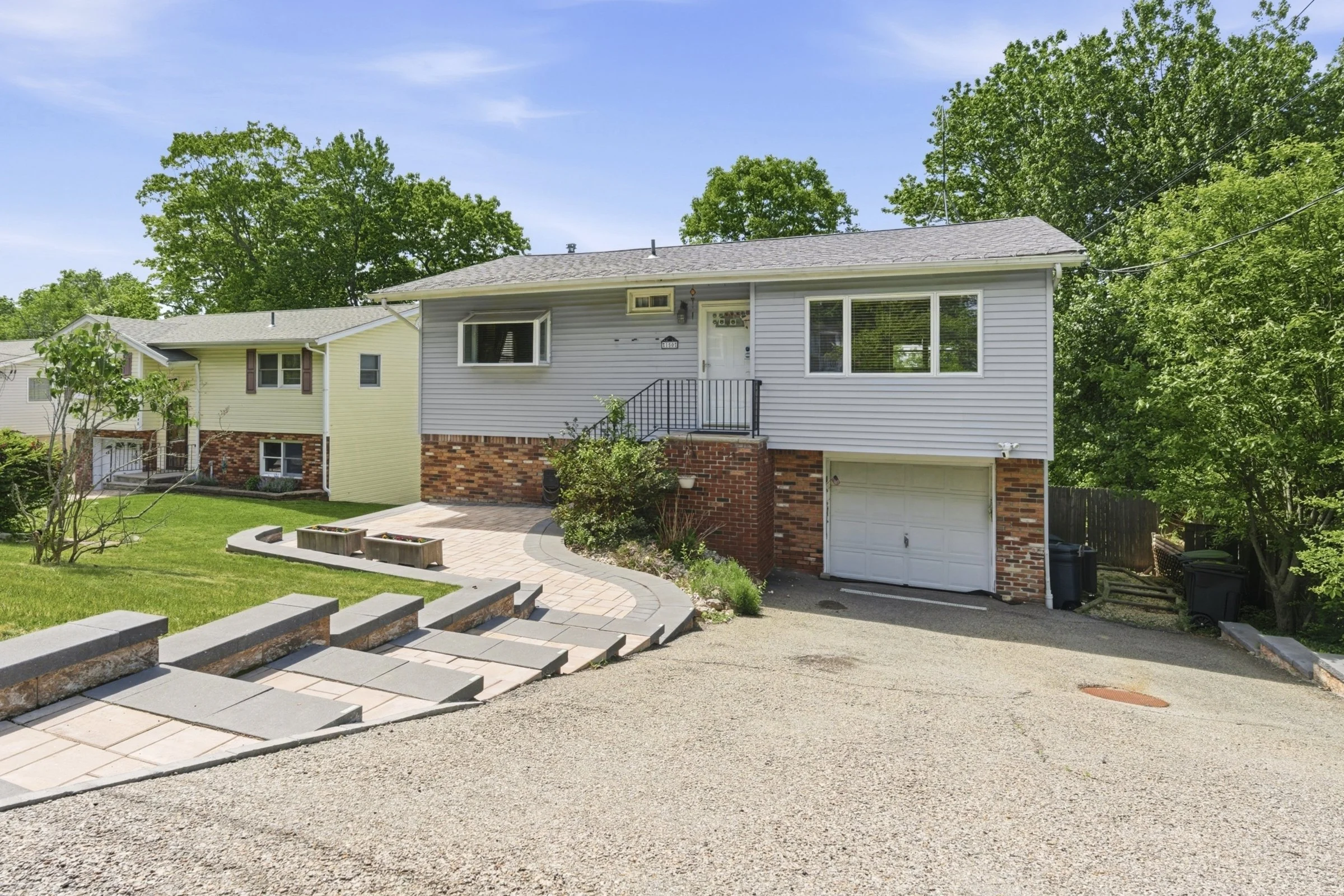 150 Rollins - Exterior 9392.jpg