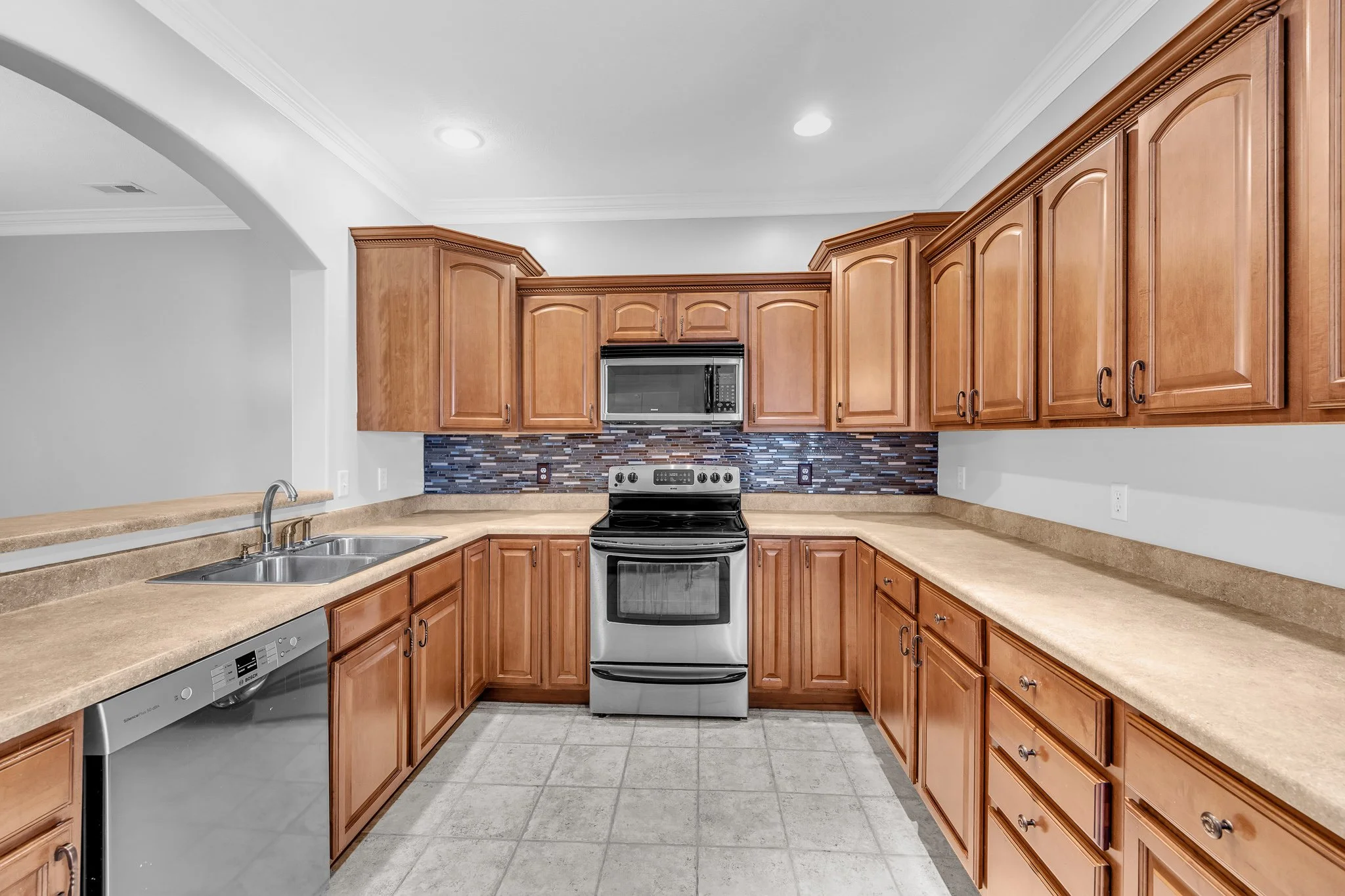 487 Lochmere Dr Interior-7.jpg