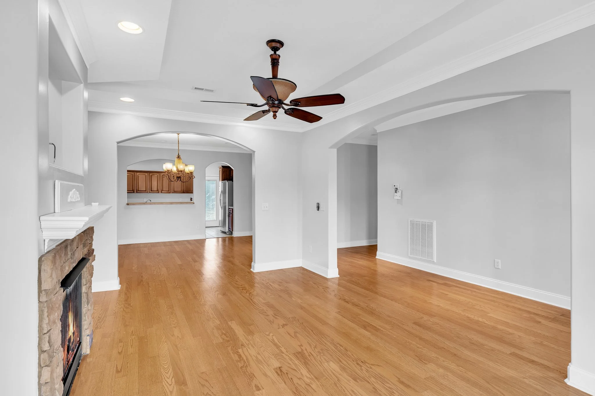 487 Lochmere Dr Interior-4.jpg