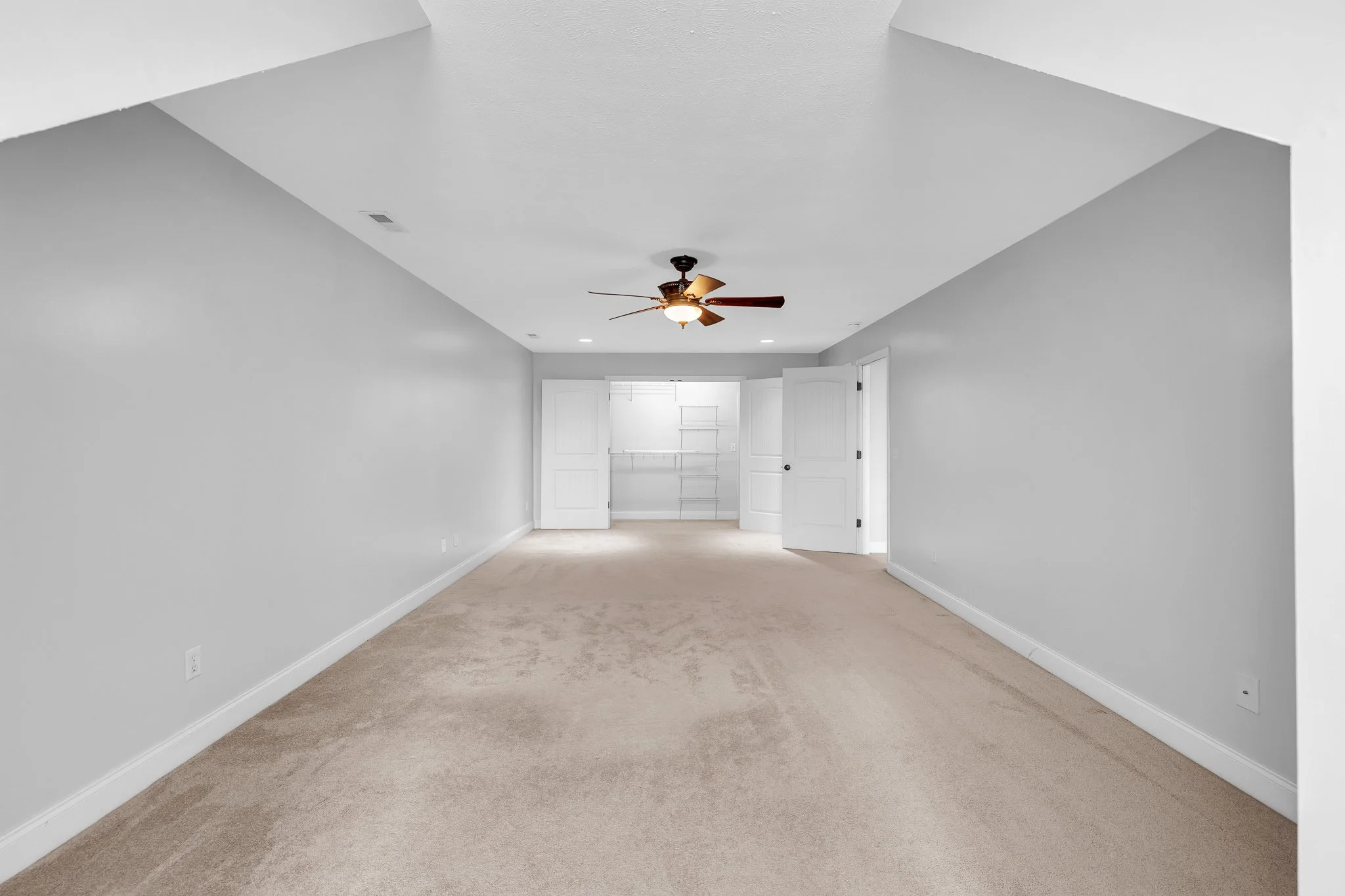 487 Lochmere Dr Interior-22.jpg