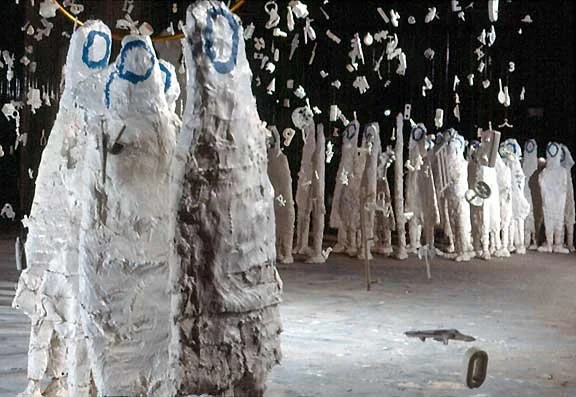 Crowd, 1990, mixed-media, sculptural installation