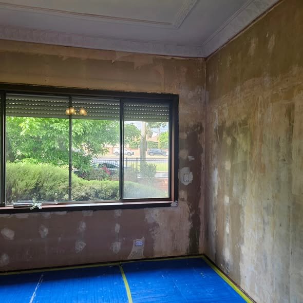 Wallpaper removal and wall preparation in Melbourne