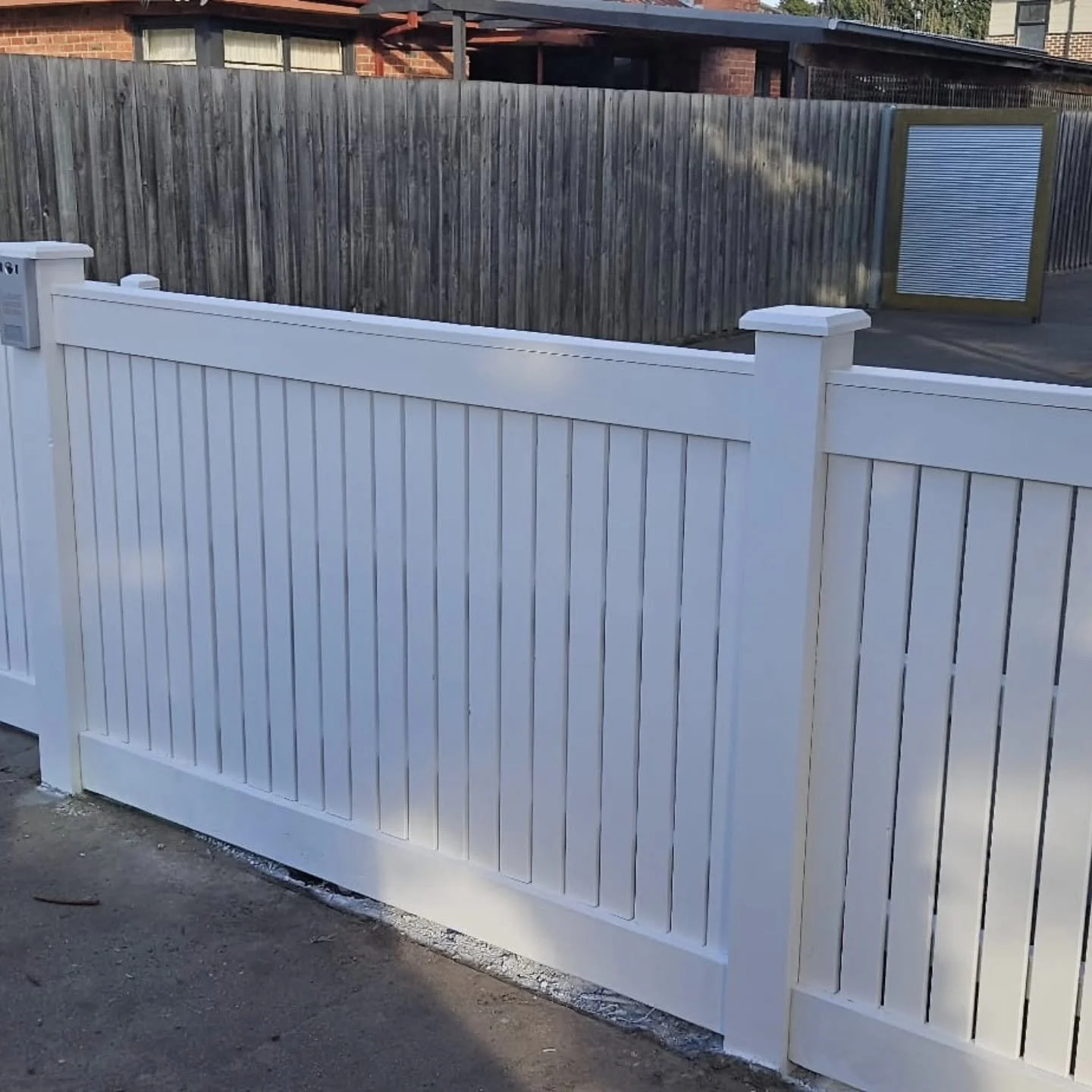 Timber fence repainting and restoration in Mordialloc
